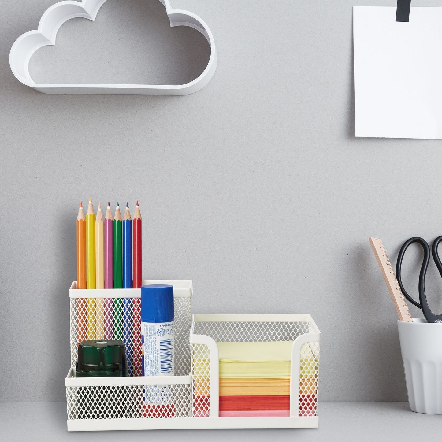 Desk organization with 3 compartments