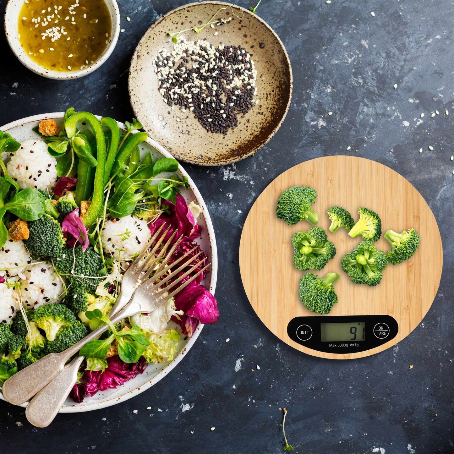Digital kitchen scale in bamboo