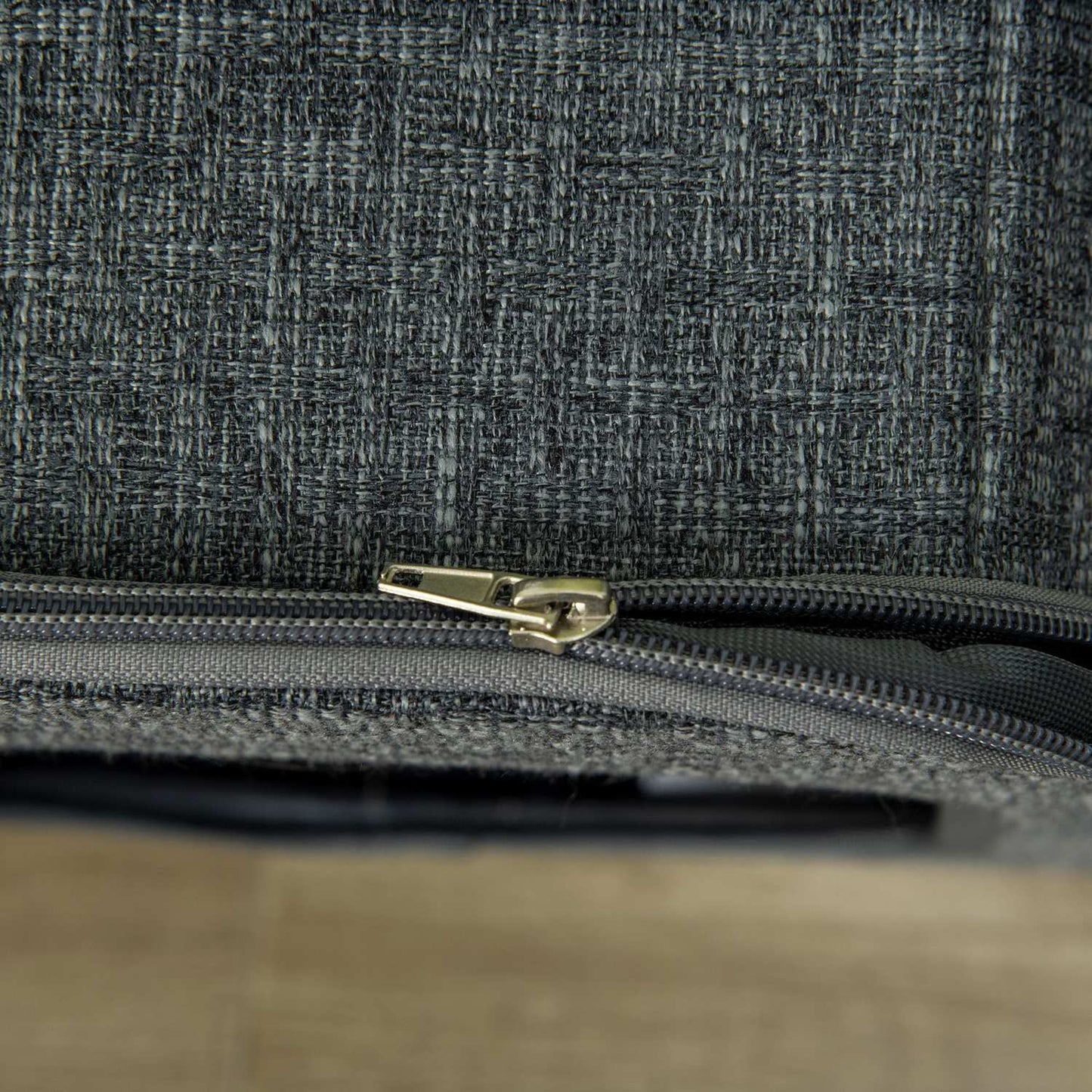 Pet transport box with mesh window and cushion, gray