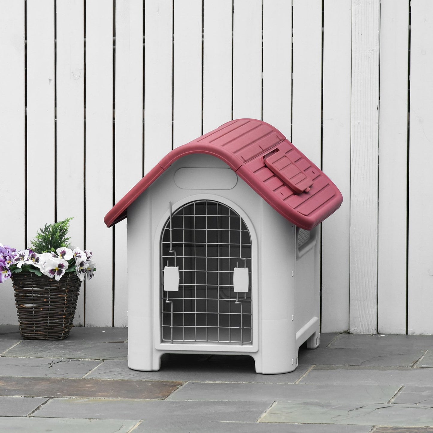 Outdoor dog kennel with roof, waterproof, air circulation