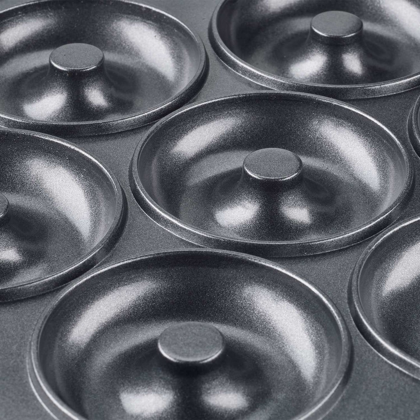 Donut Maker 7 Donuts 700W DM110 Black