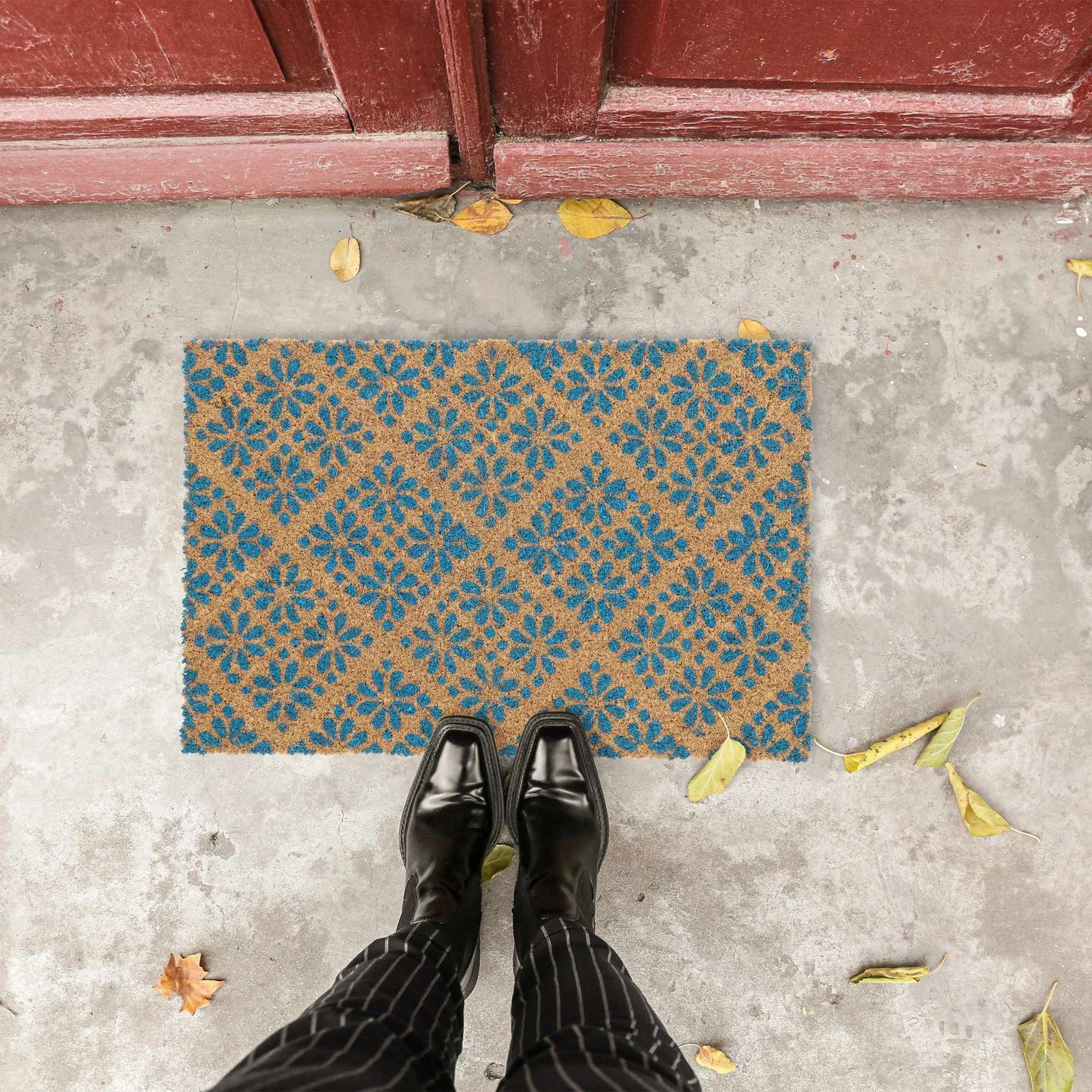 Door mat coconut fiber with floral pattern