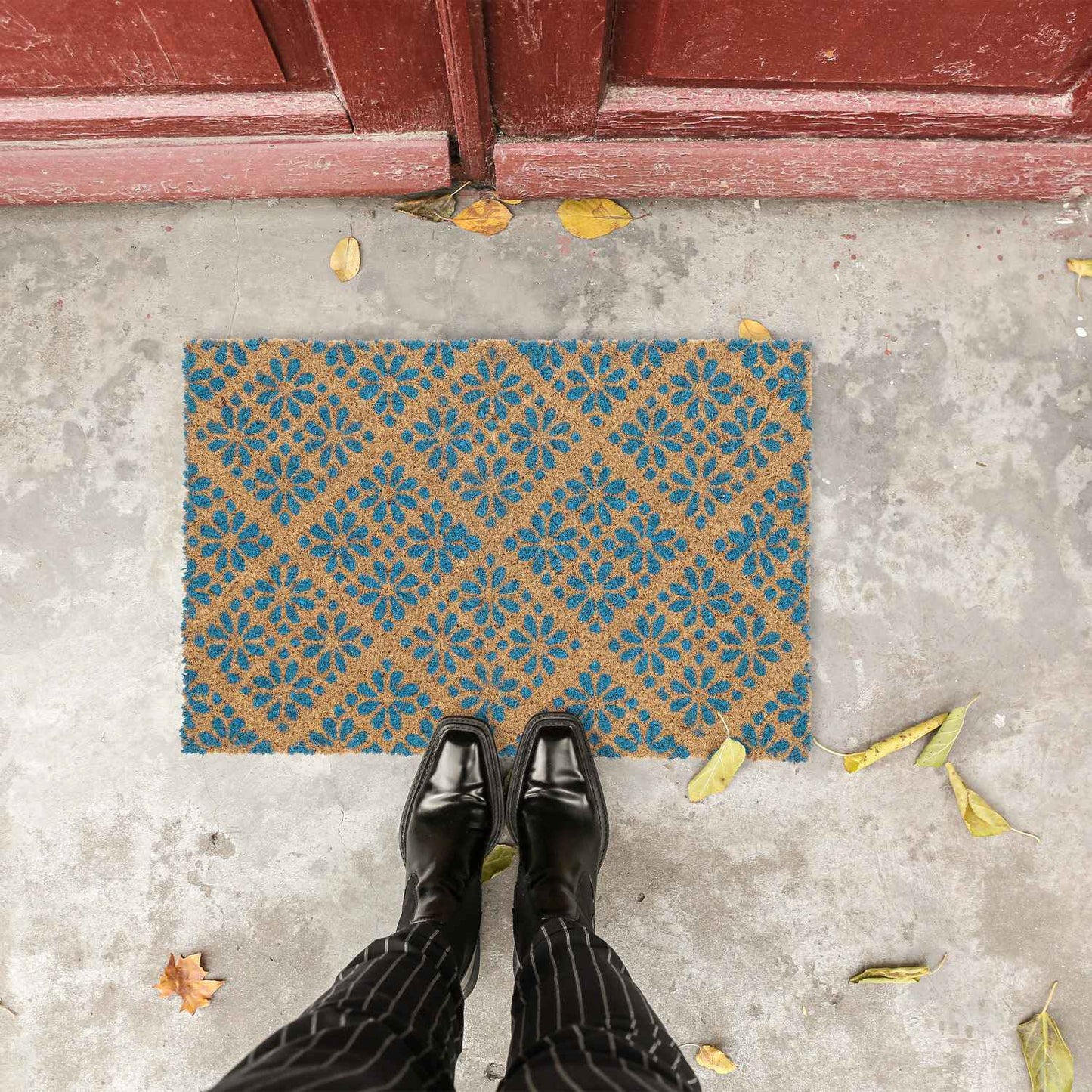 Door mat coconut fiber with floral pattern