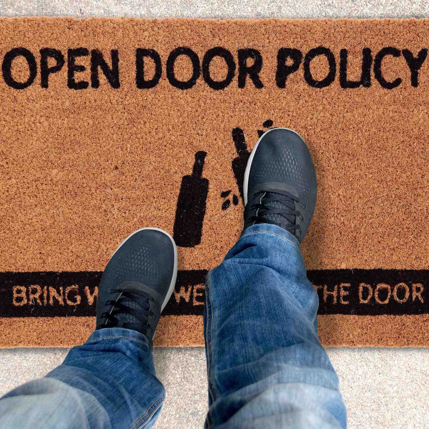Door mat in coconut "BRING WINE