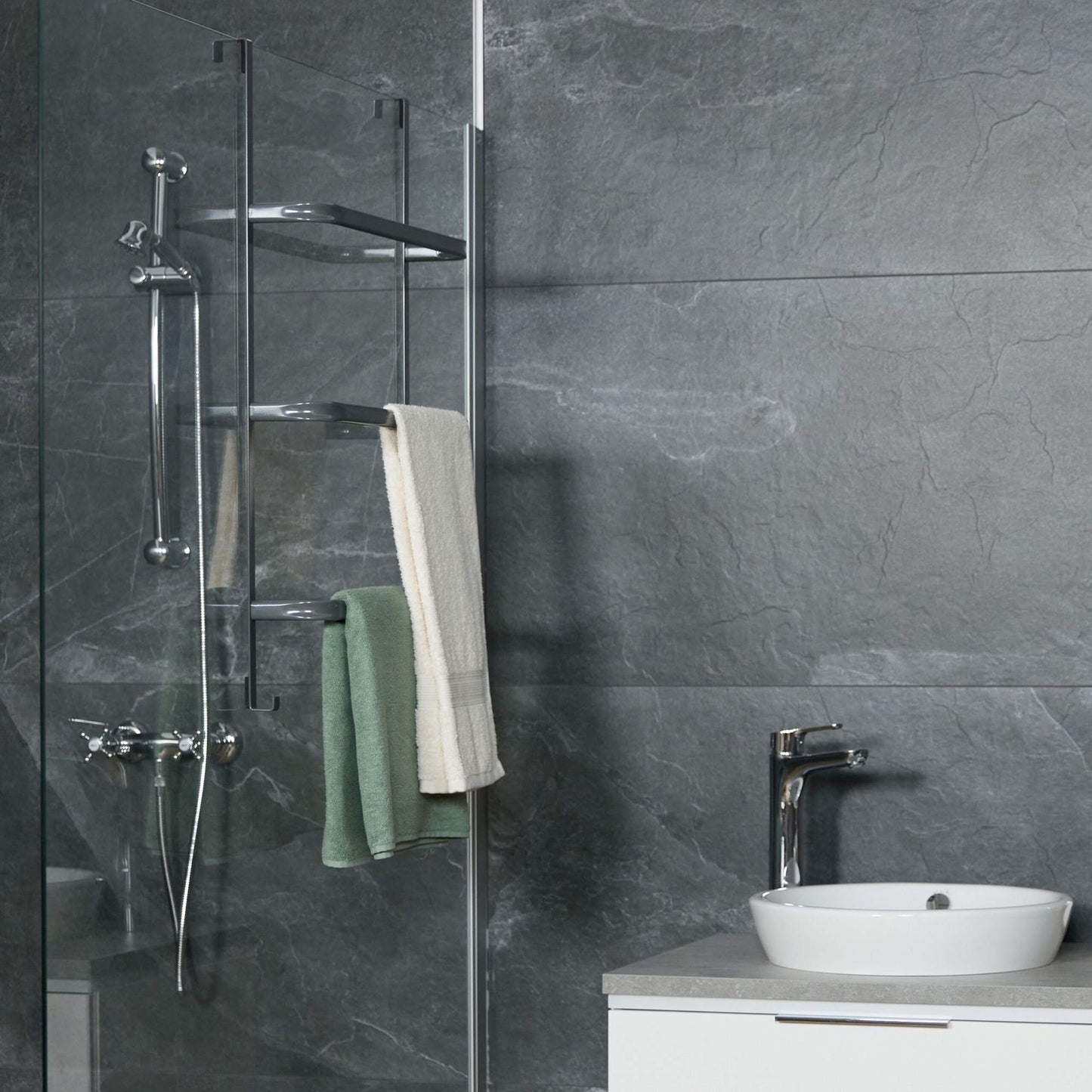 Door towel rail for hanging