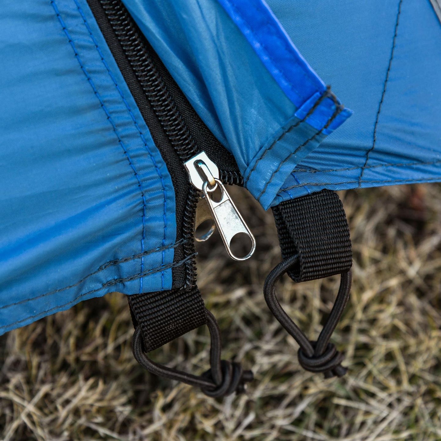 Waterproof dome tent for 4 people - 4 seasons, mosquito net