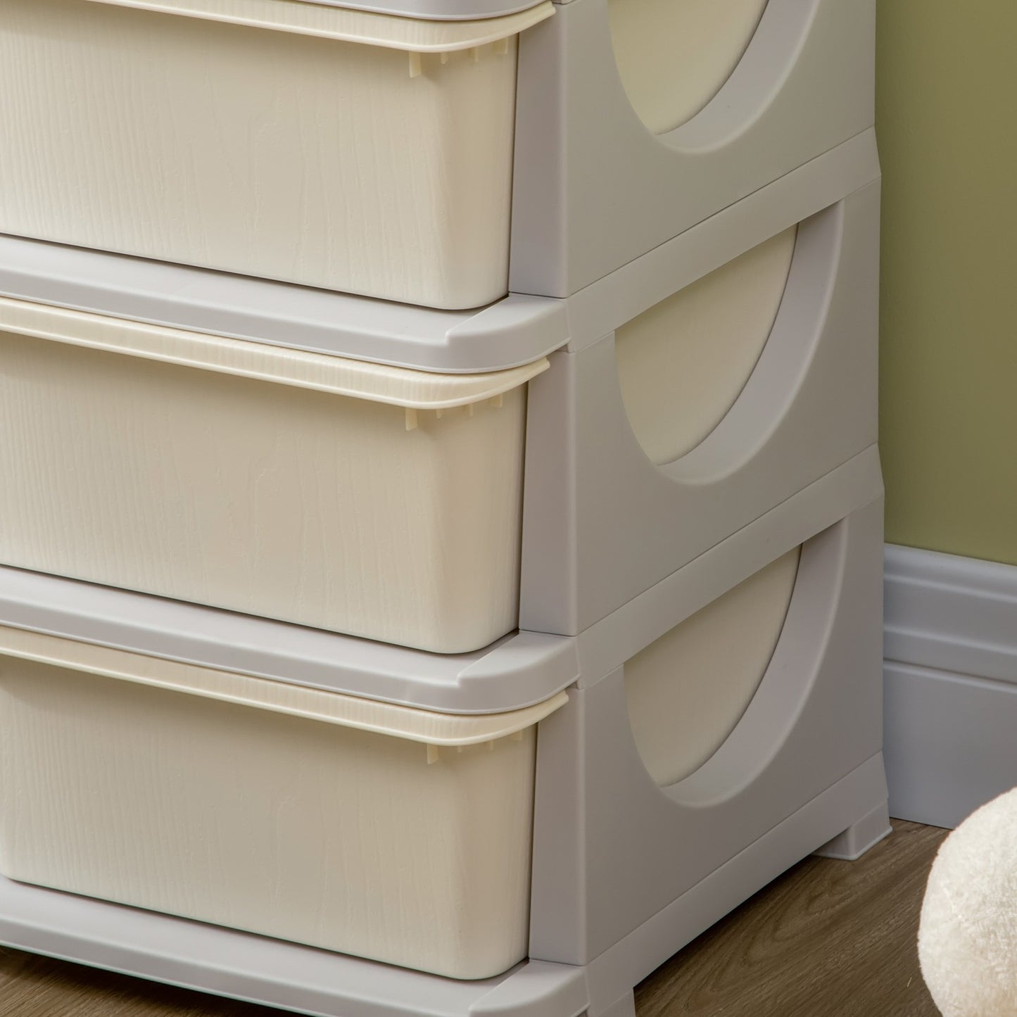 Chest of drawers in cream for children with storage in 6 levels