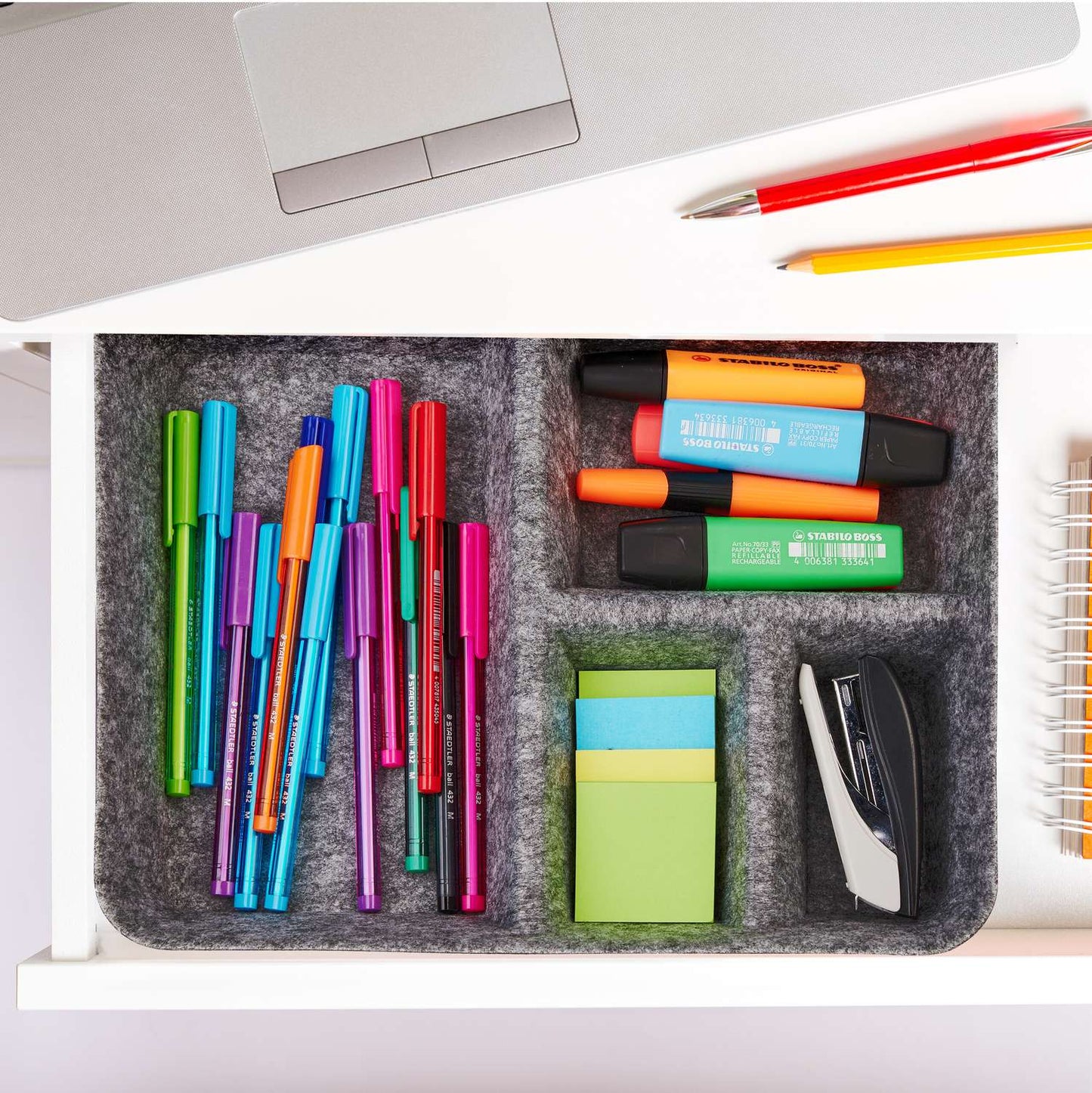Drawer divider made of felt
