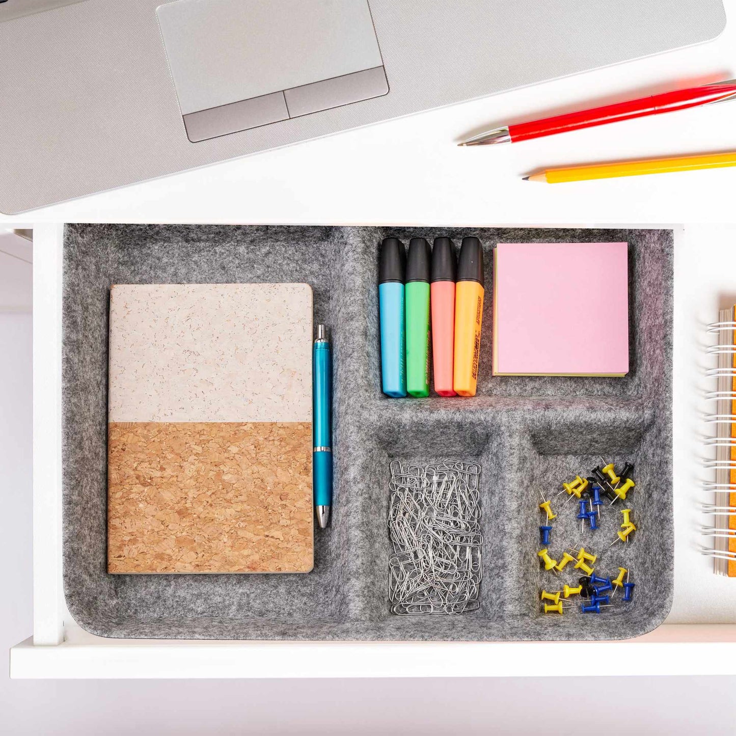 Drawer divider made of felt