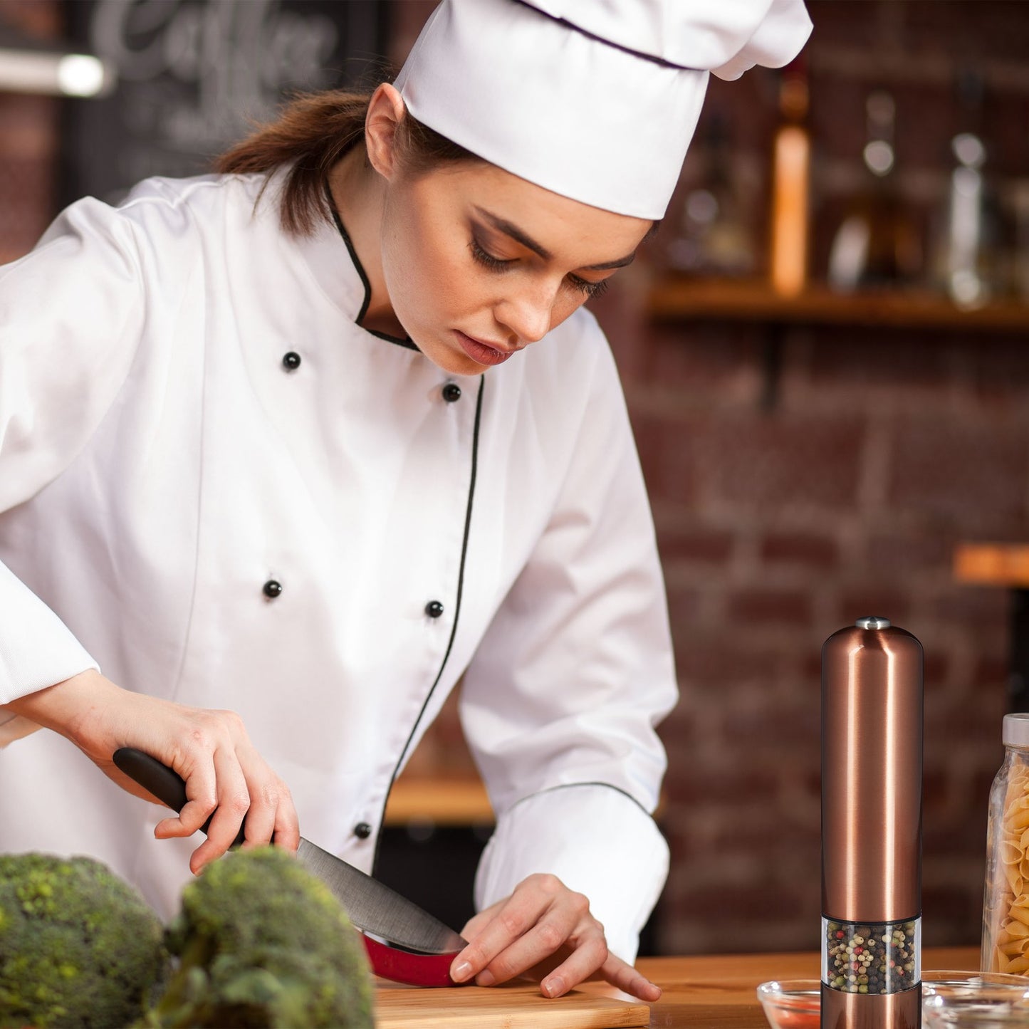 Electric pepper grinder in stainless steel
