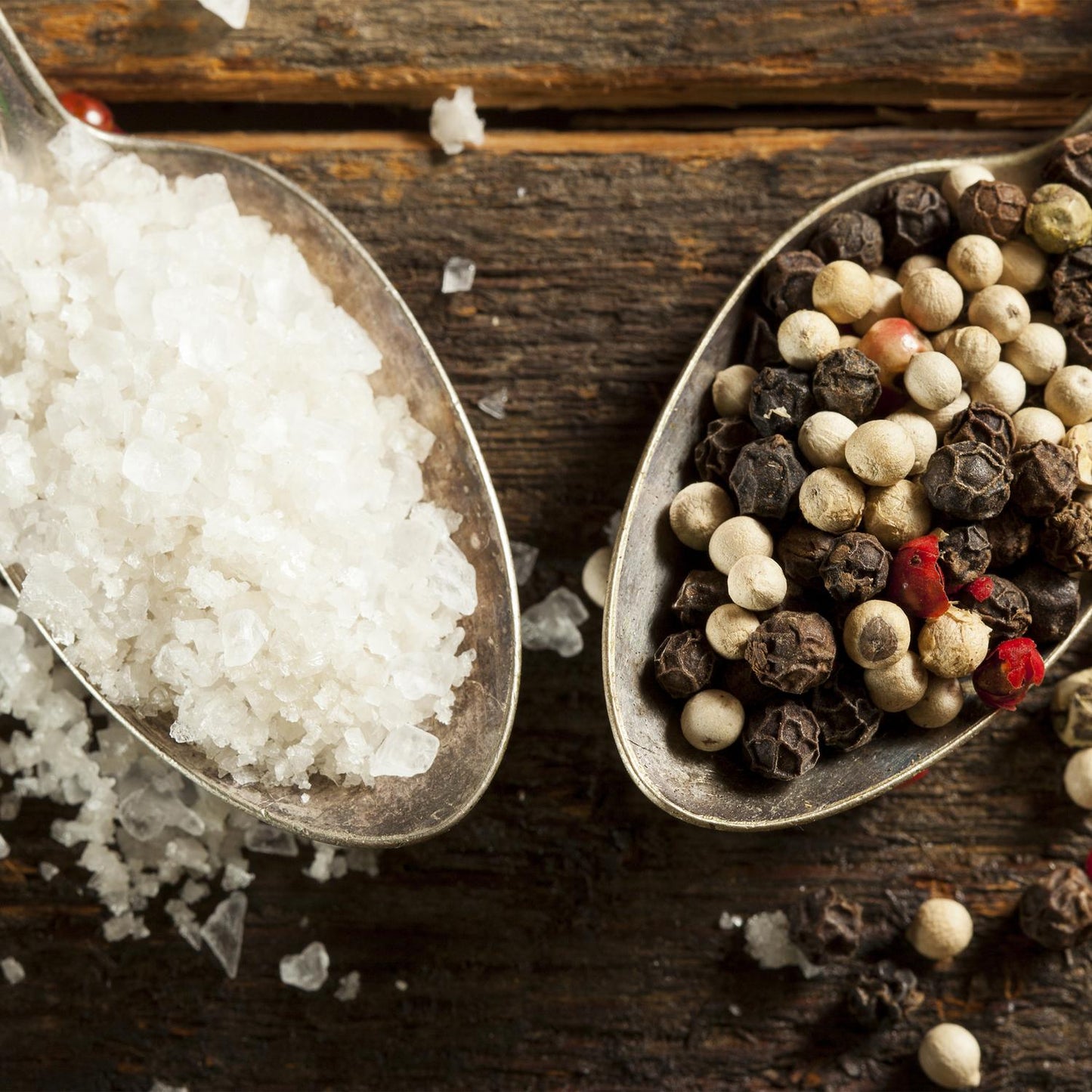 Electric pepper grinder in stainless steel