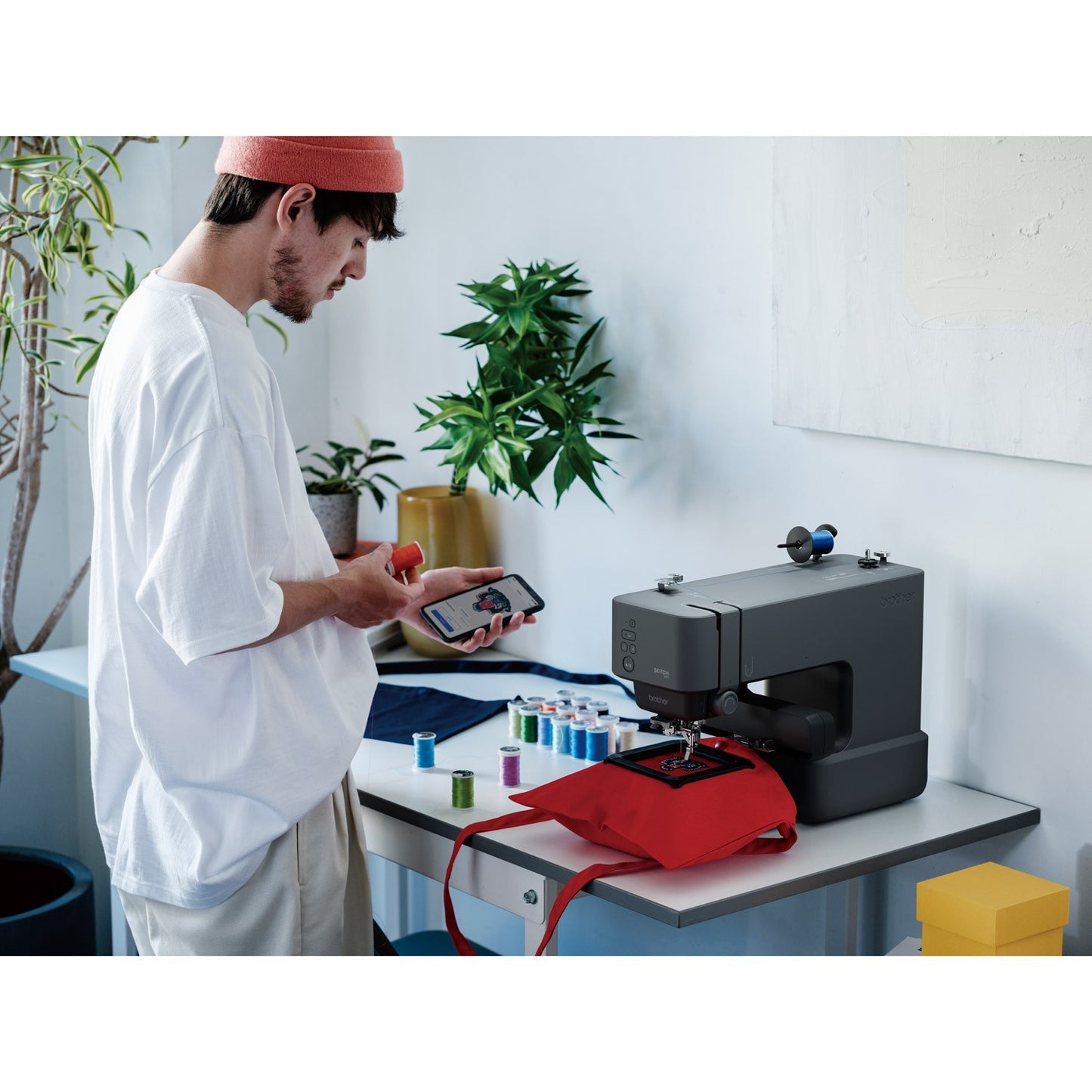 Embroidery Machine with Bluetooth, 100x100 mm Frame