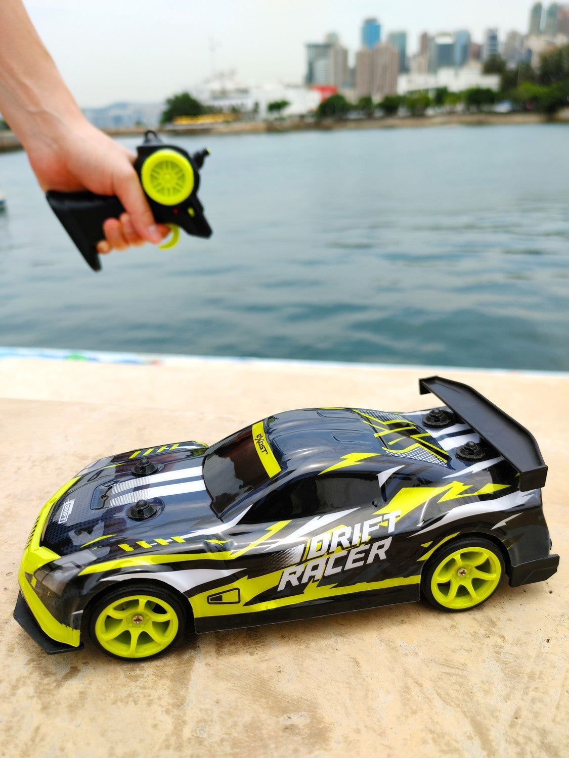 Exost Radio Control Car Drift Racer, Scale 1:28