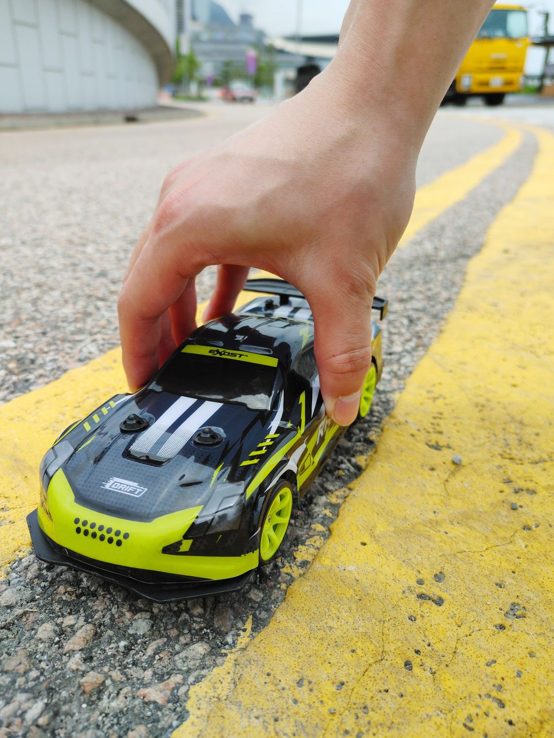 Exost Radio Control Car Drift Racer, Scale 1:28