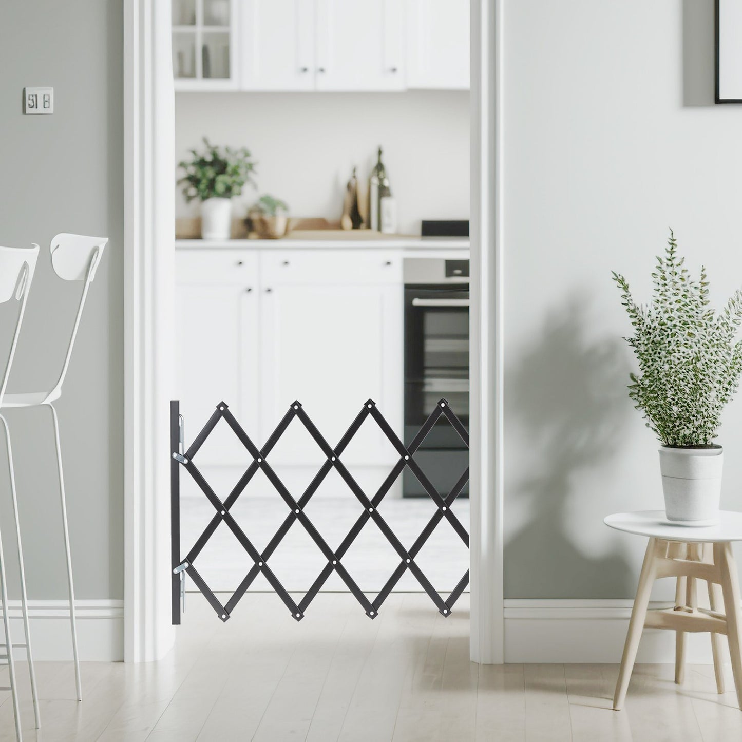 Extendable Dog Barrier in Black