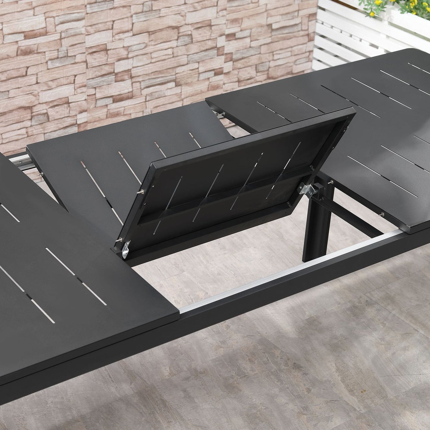 Extendable aluminum garden table, black, 180-240cm