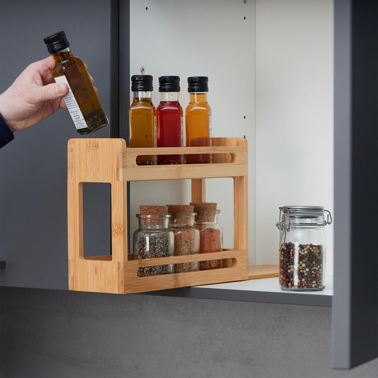 Extendable bamboo spice rack