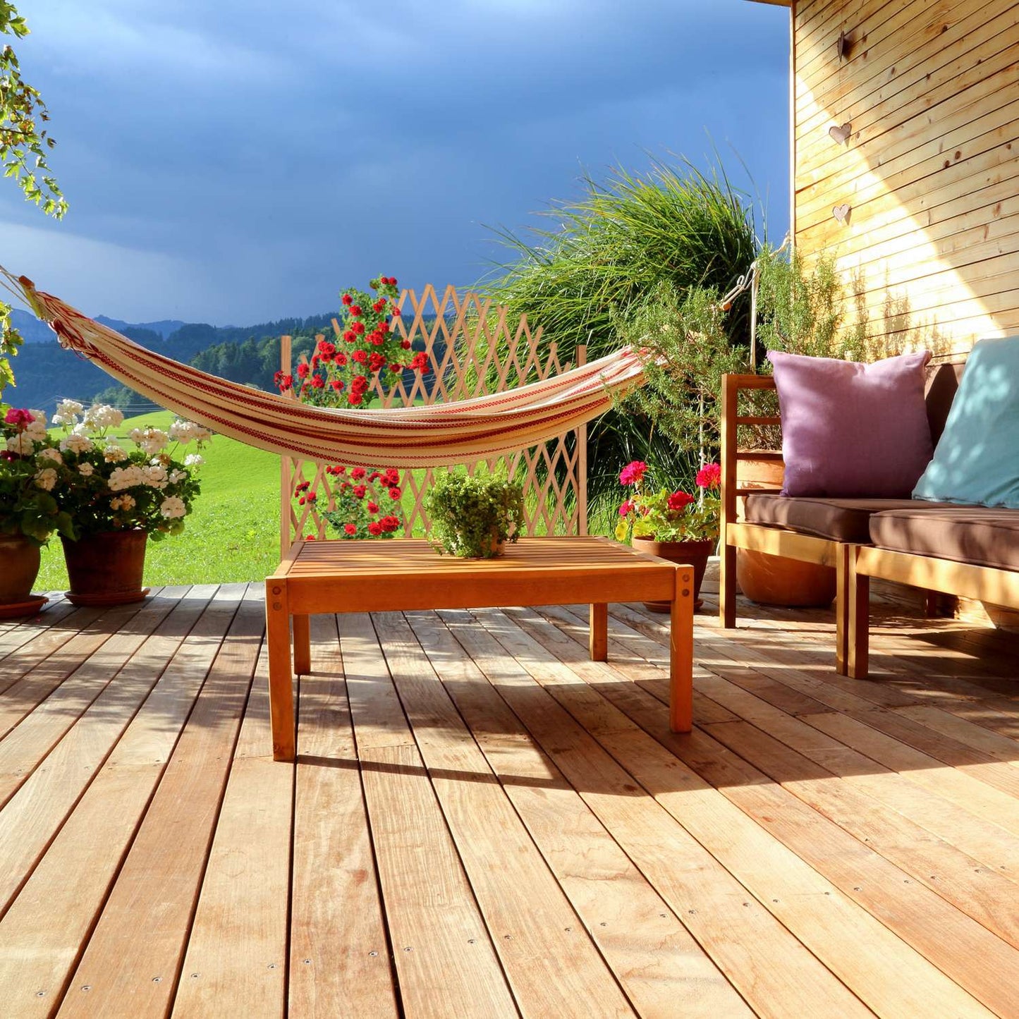 Extendable wooden climbing support