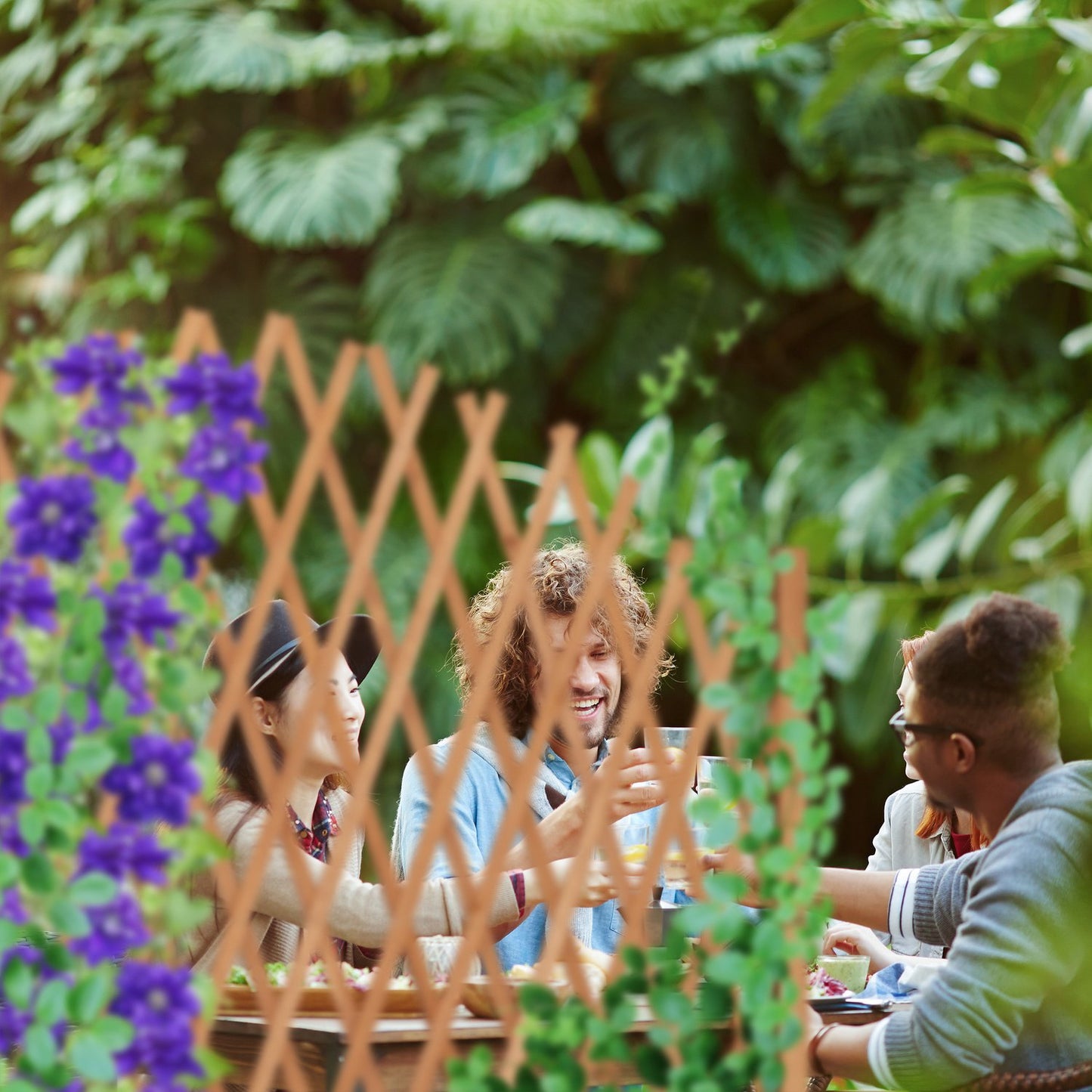 Extendable wooden climbing support