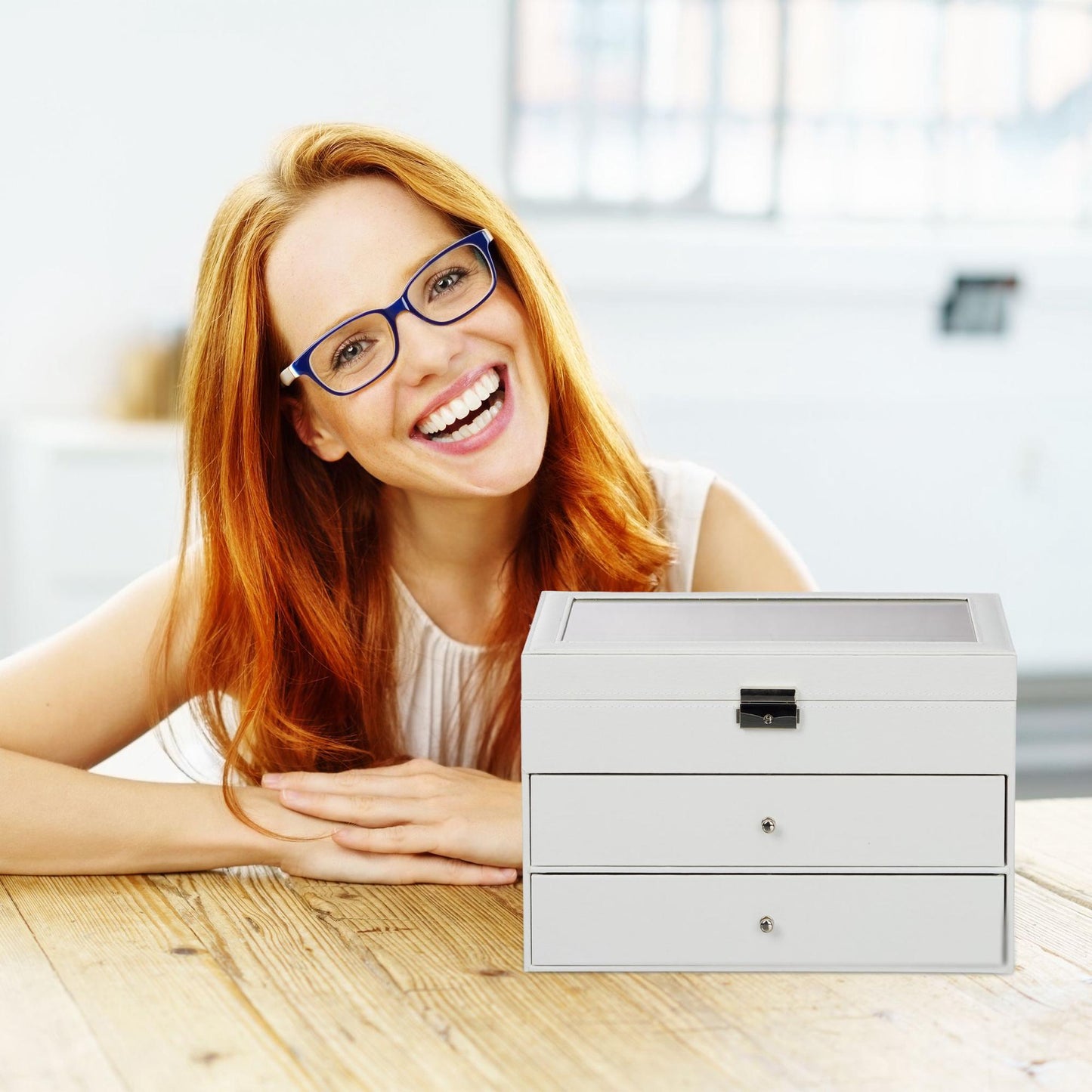 Eyeglass storage for 18 pairs