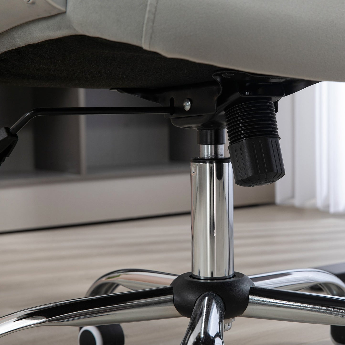 Ergonomic office chair in synthetic leather, adjustable, light grey