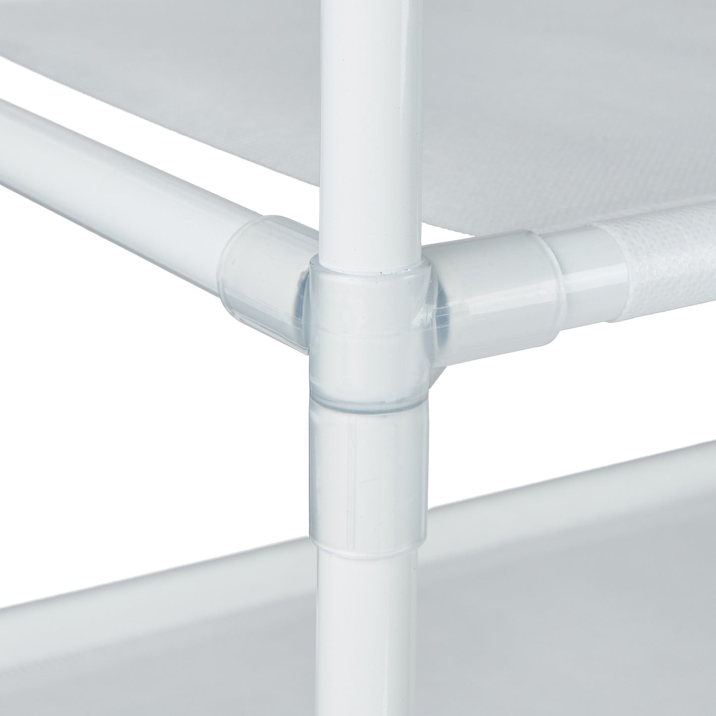 Feeding station for dogs can be raised and lowered