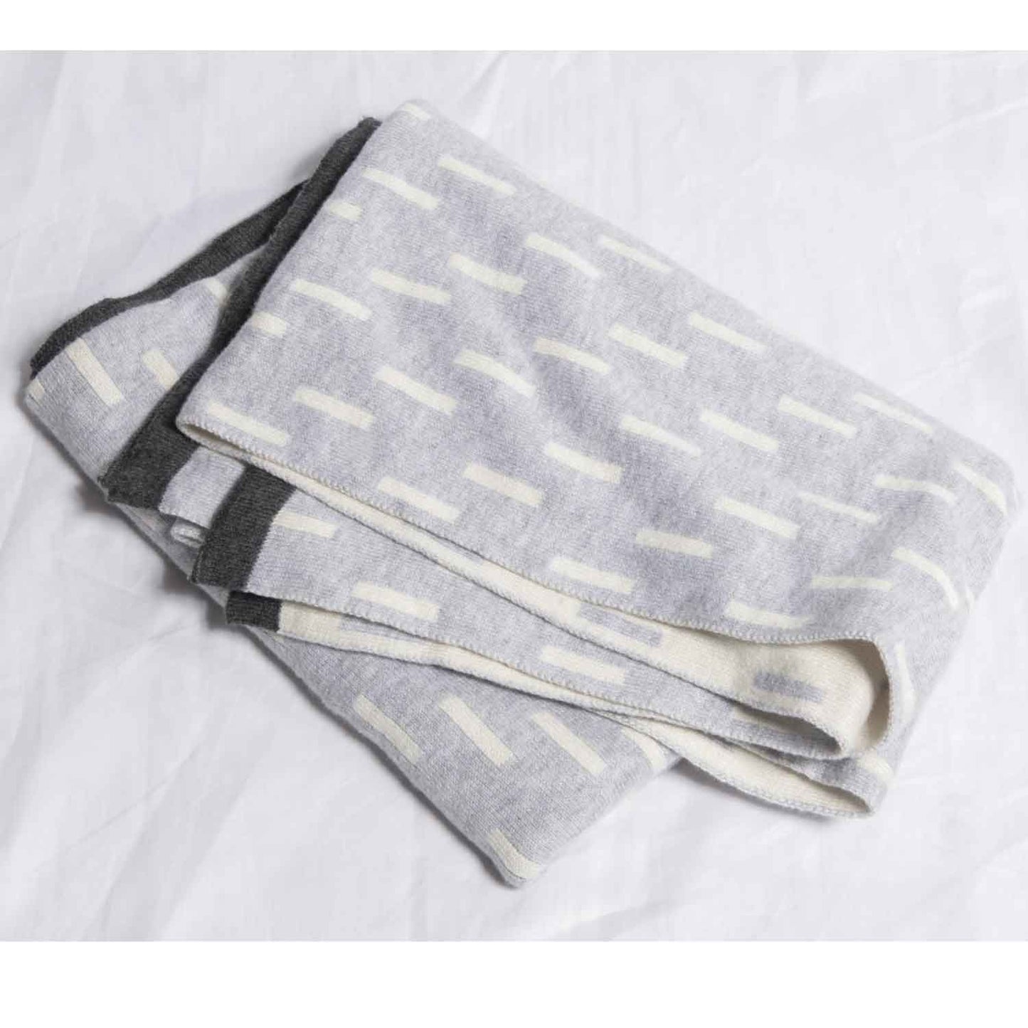 Felt Jaquard knitted Gray Line