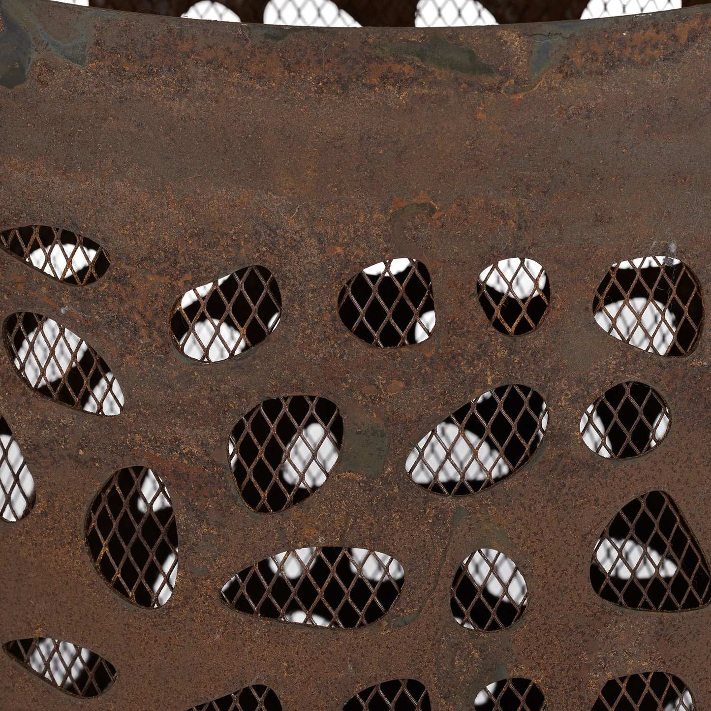 Fire barrel with spark protection