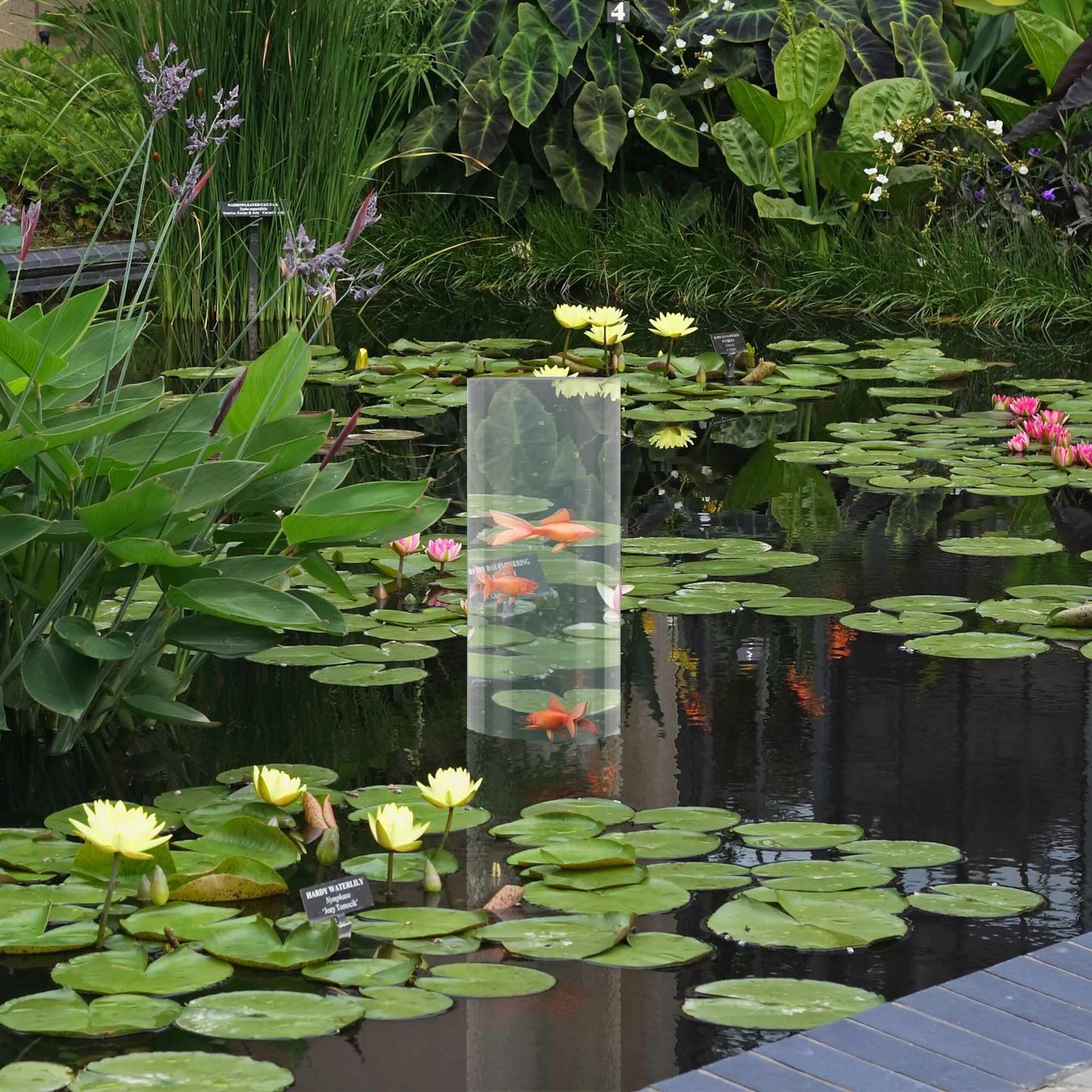 Fish pillar for pond garden