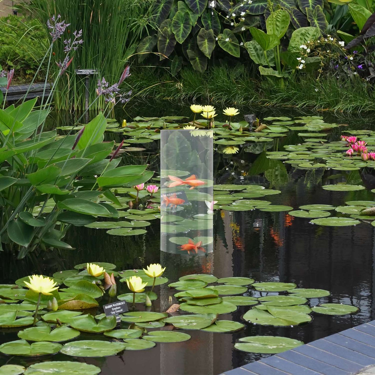 Fish pillar for pond garden