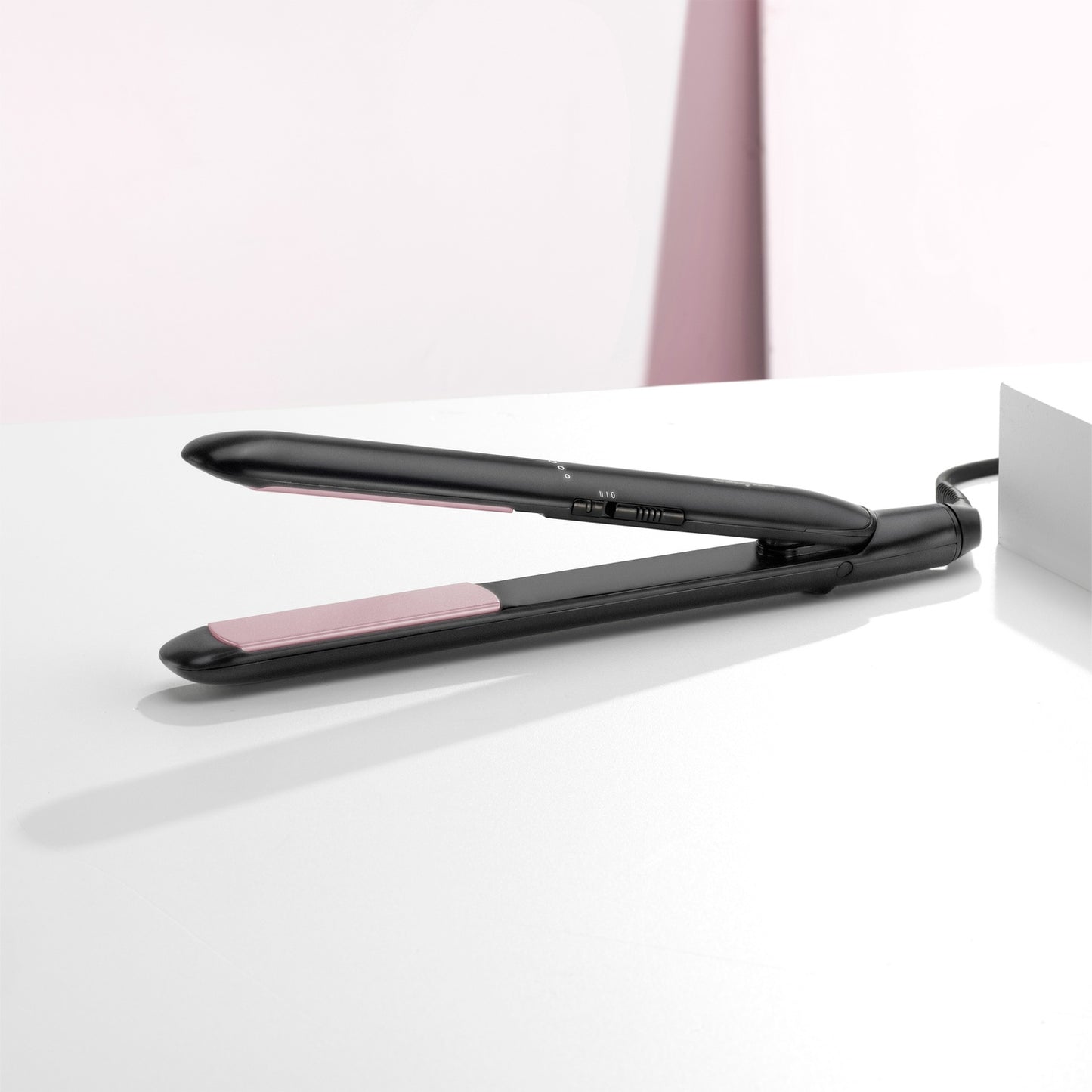 Flat iron Smooth Ceramic 230°C ST241E