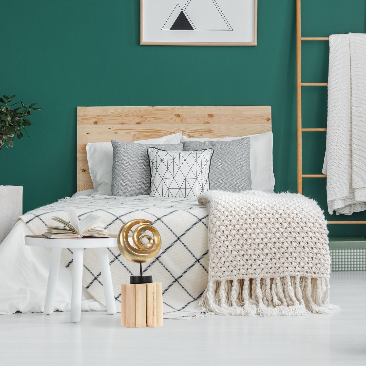Flower stool in natural design