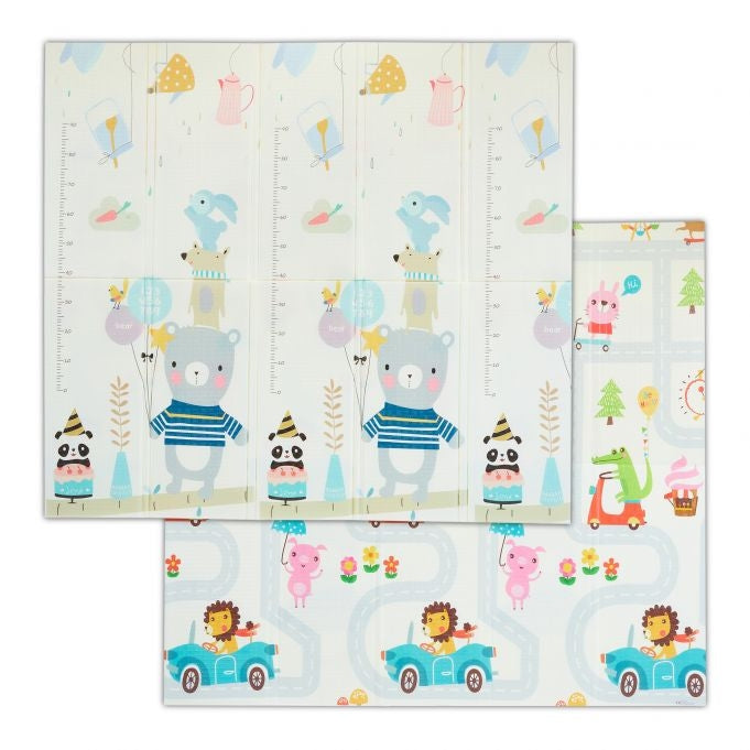 Foldable play mat with animal motifs