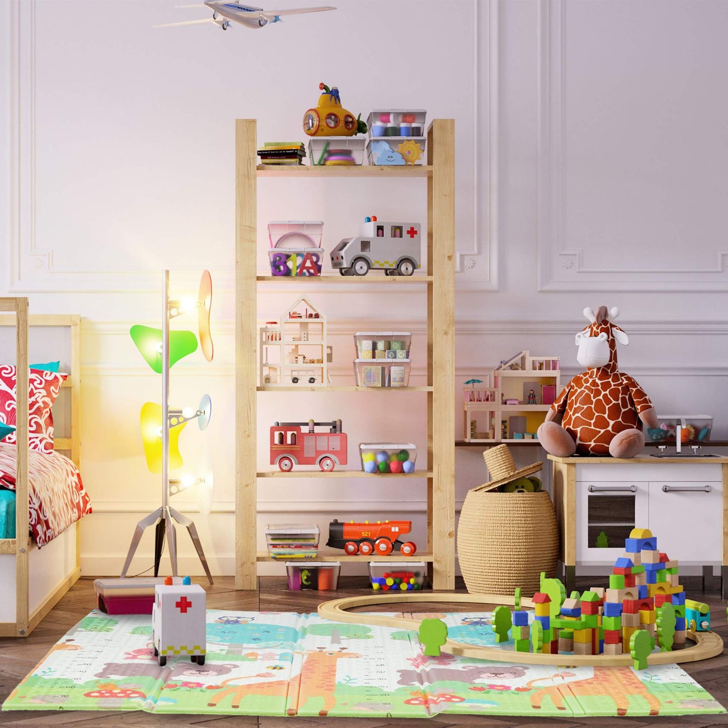 Foldable play mat with animal motifs