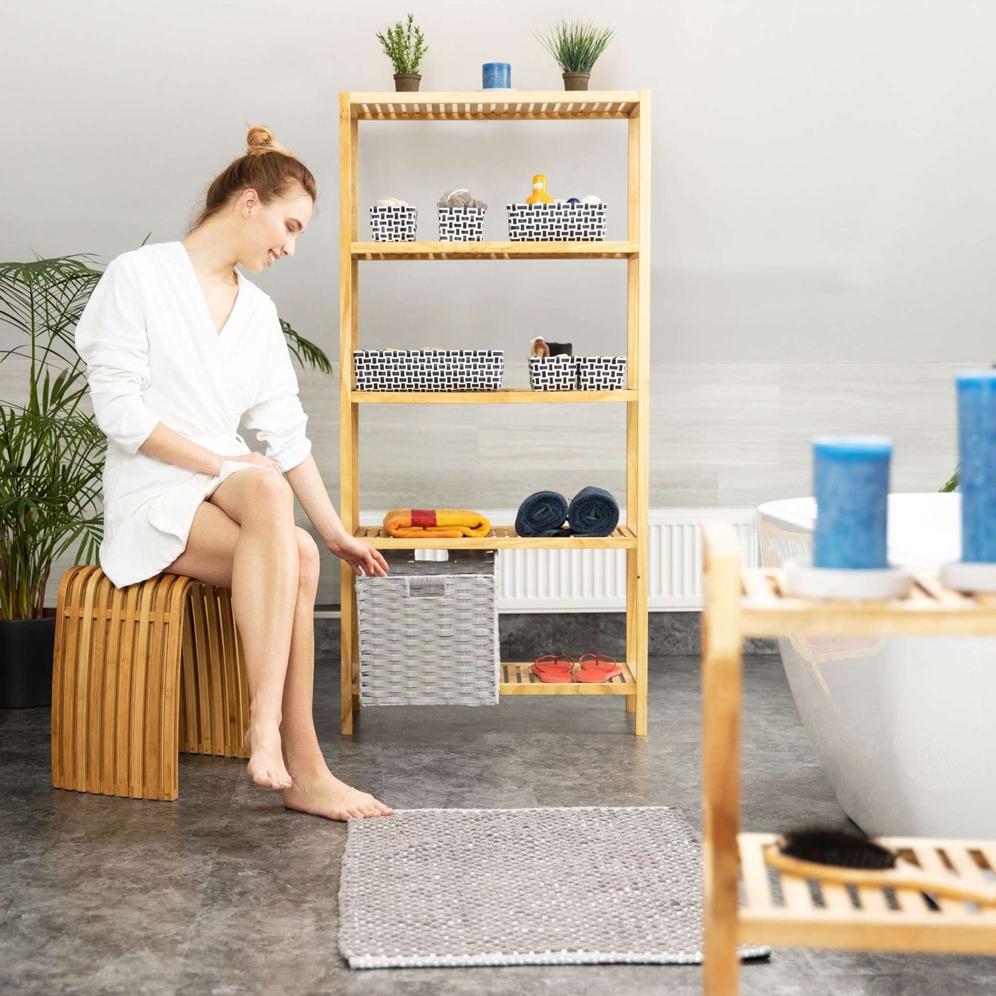 Foldable storage basket