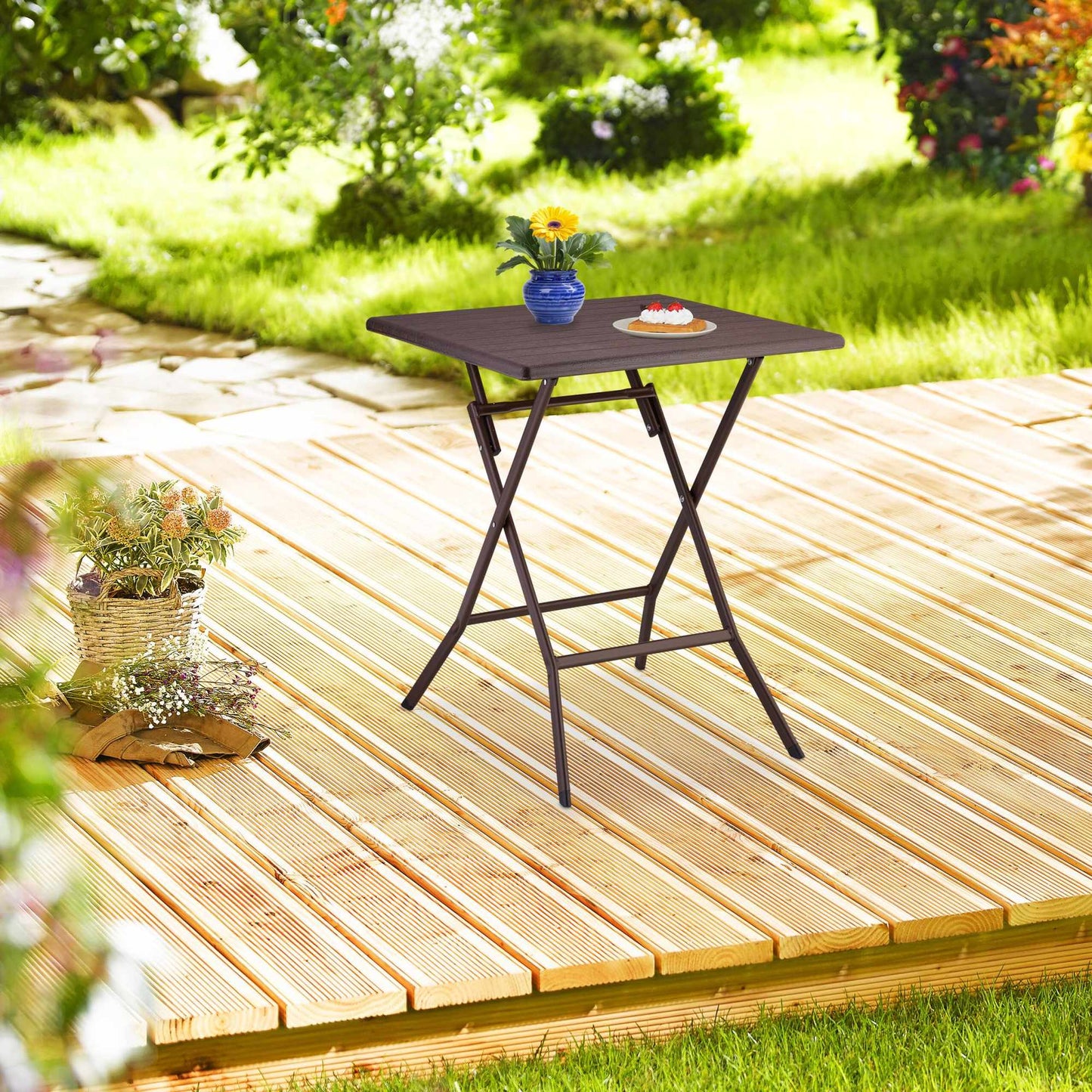 Folding table