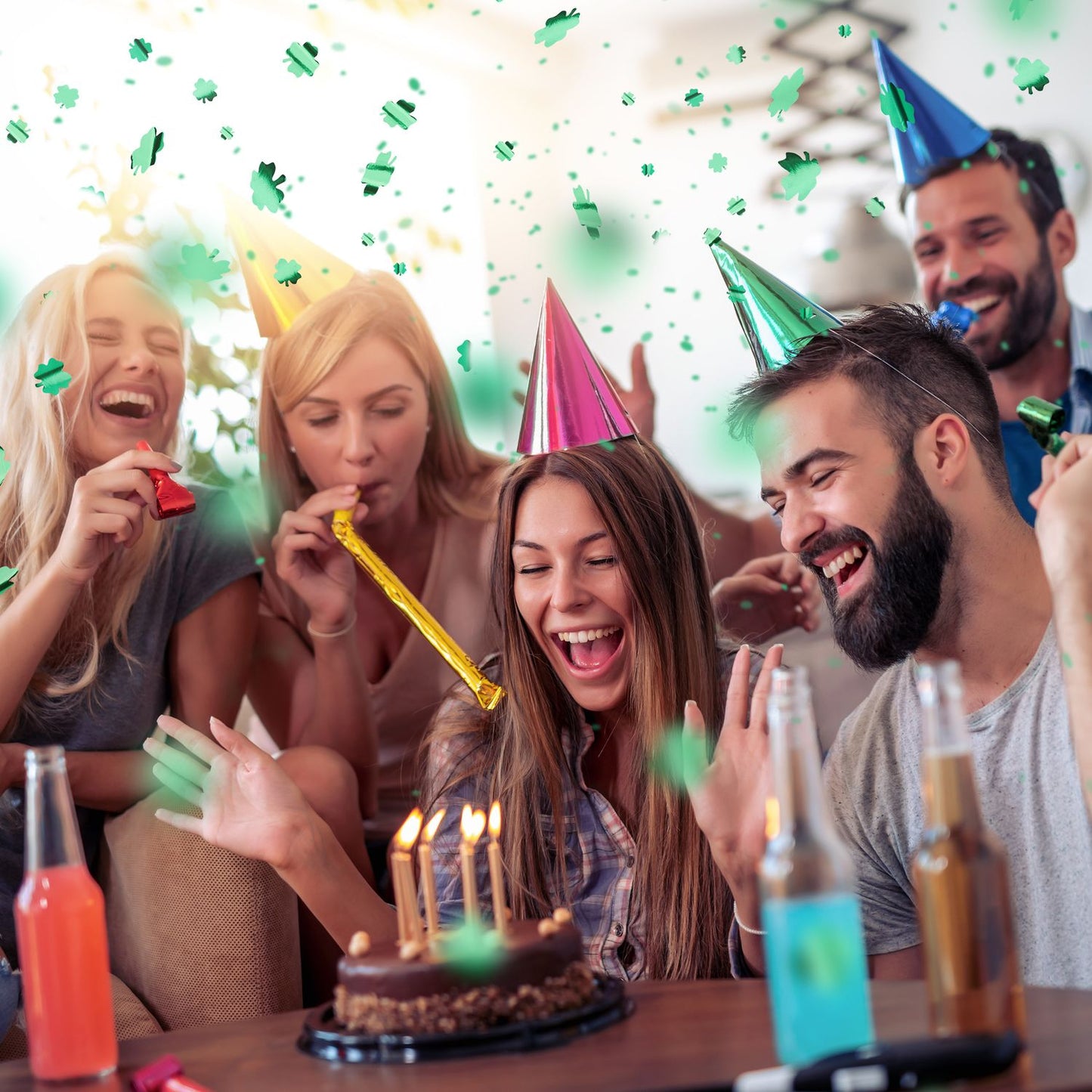 Four-leaf clover confetti cannon