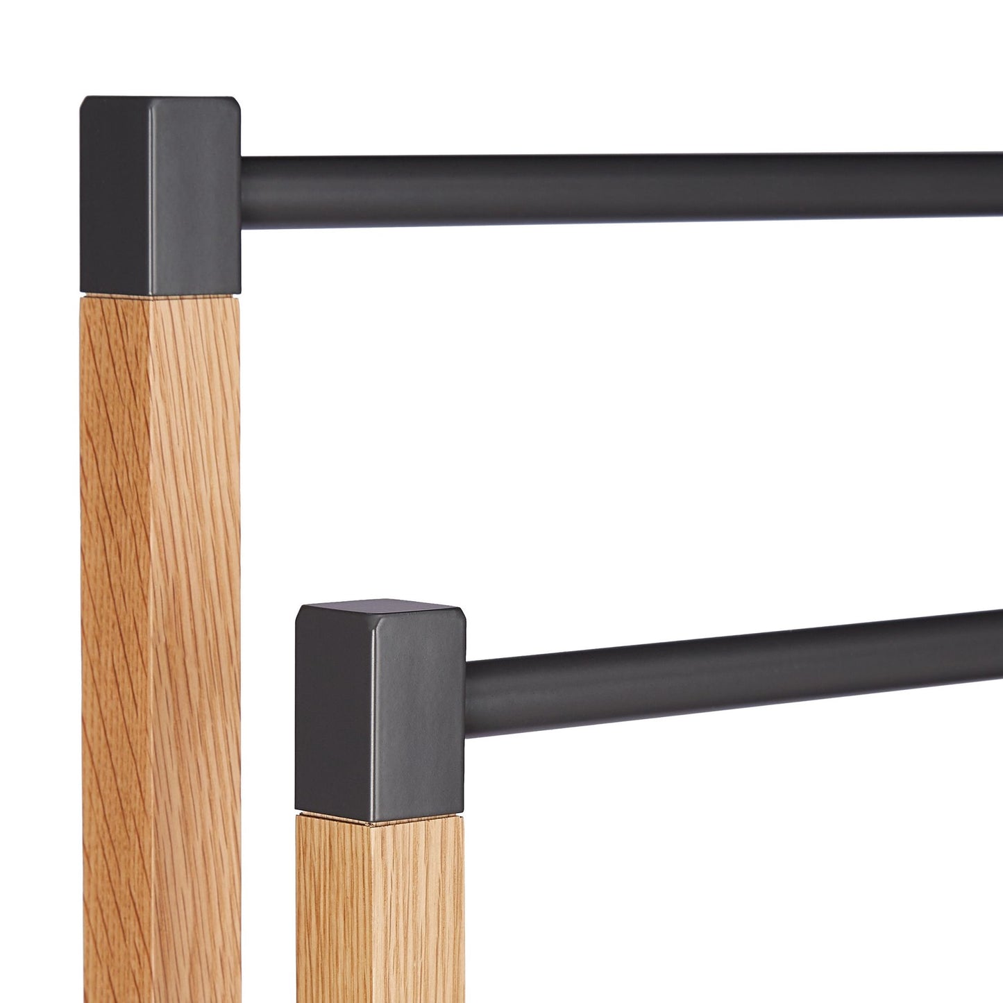Freestanding towel rack