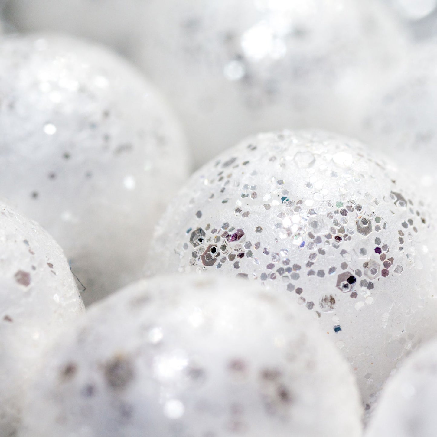 Frigolite balls set of 72