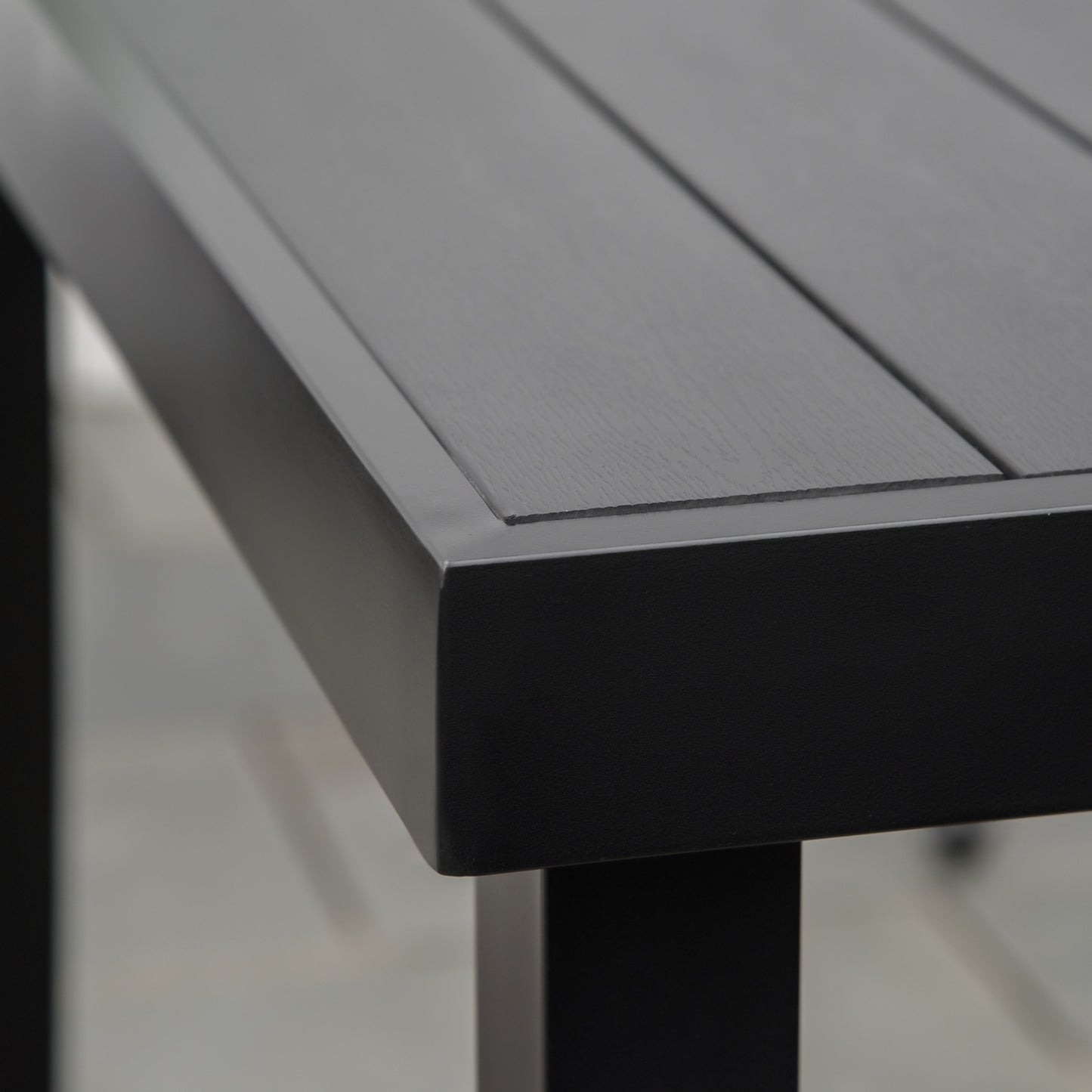 Outdoor dining table for 6, easy-care aluminium, black