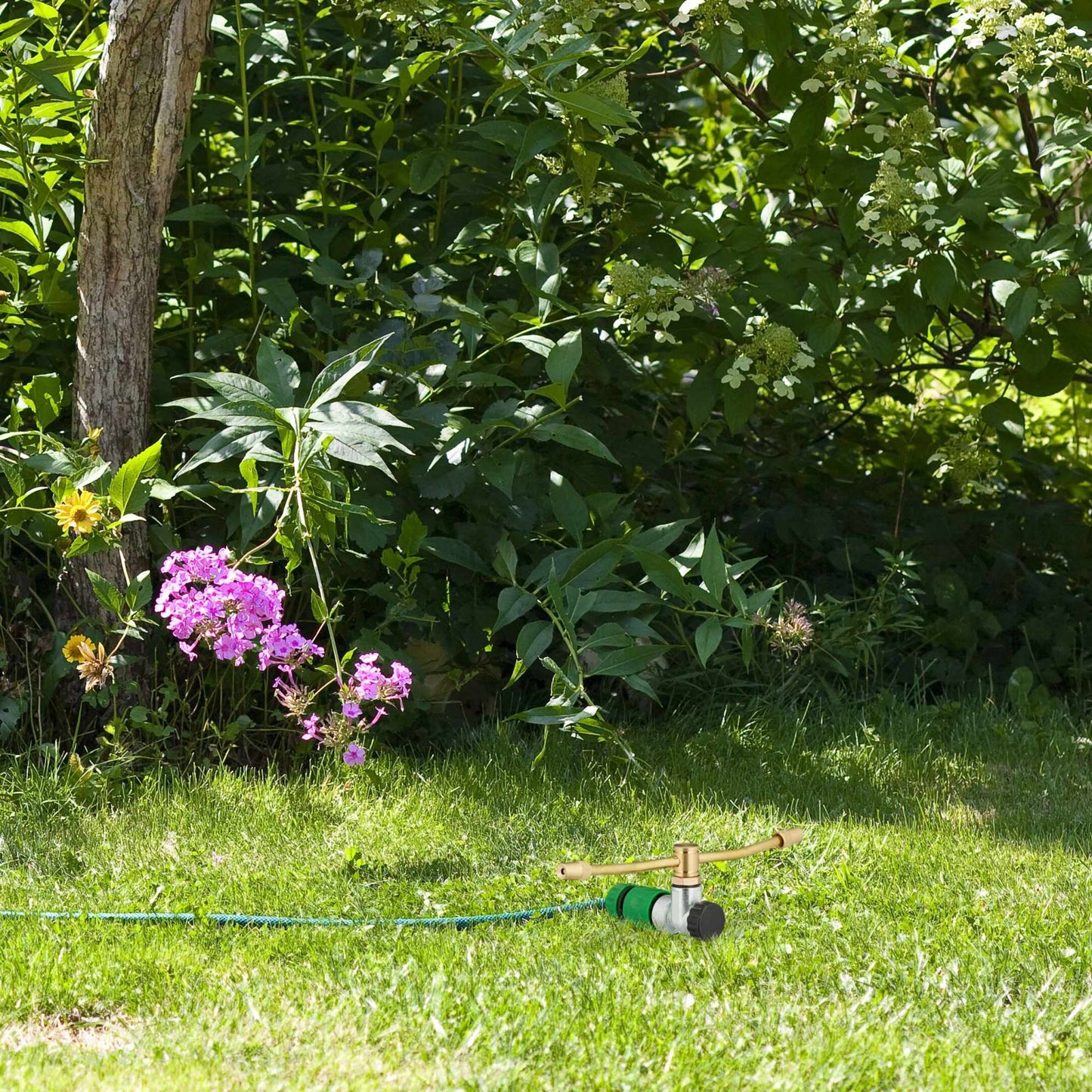 Garden sprinklers with ground anchors