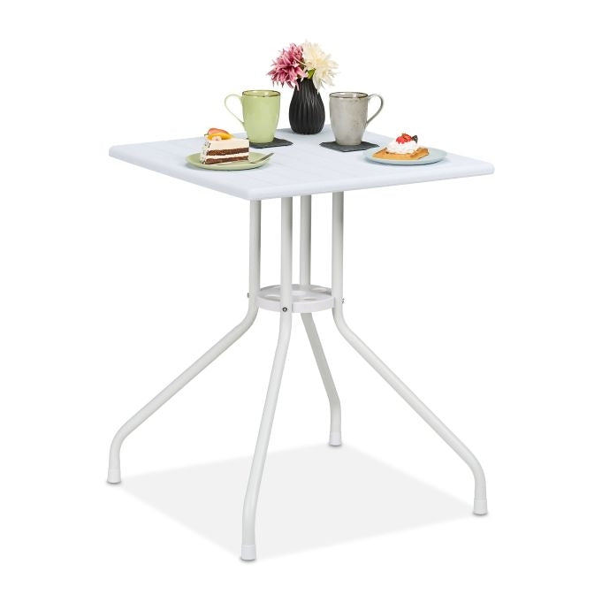 Garden table in white wood look