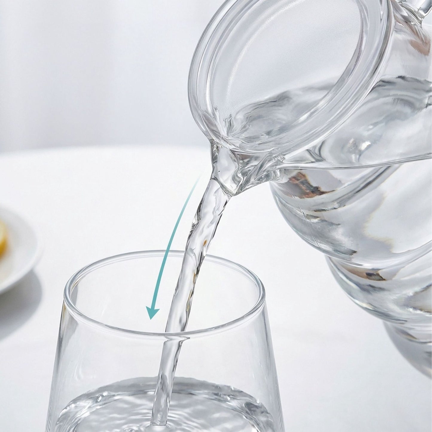 Glass Carafe with Lid and Handle – Easy Pouring