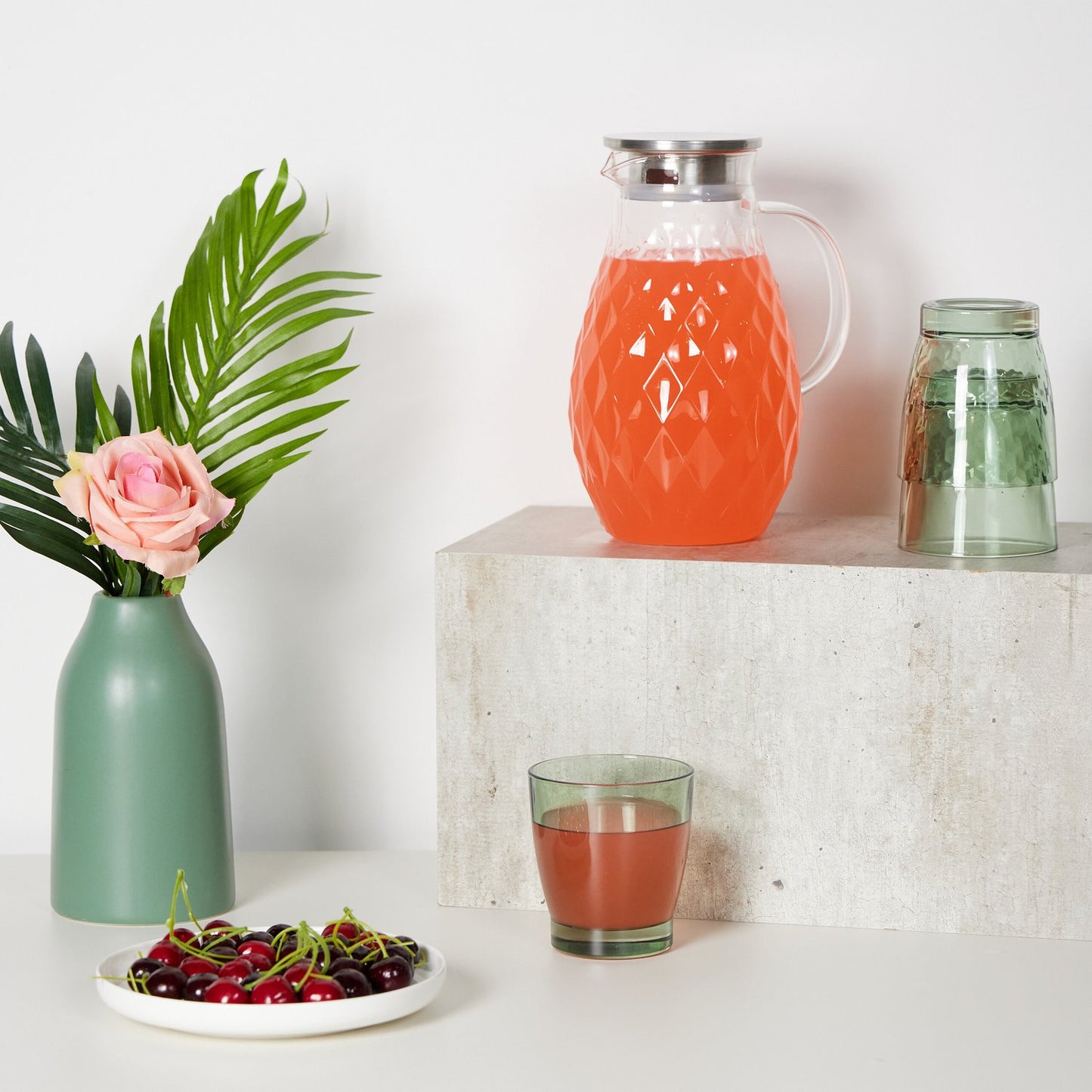 Glass carafe with lid 2 l