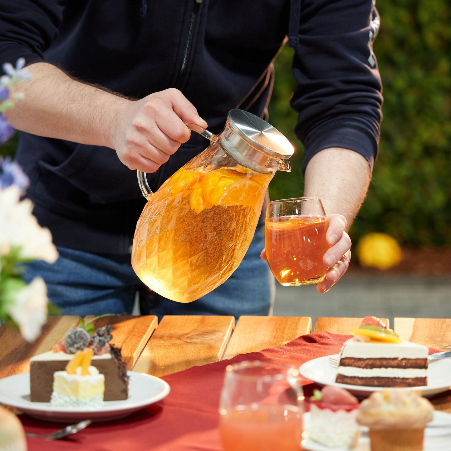 Glass carafe with lid 2 l