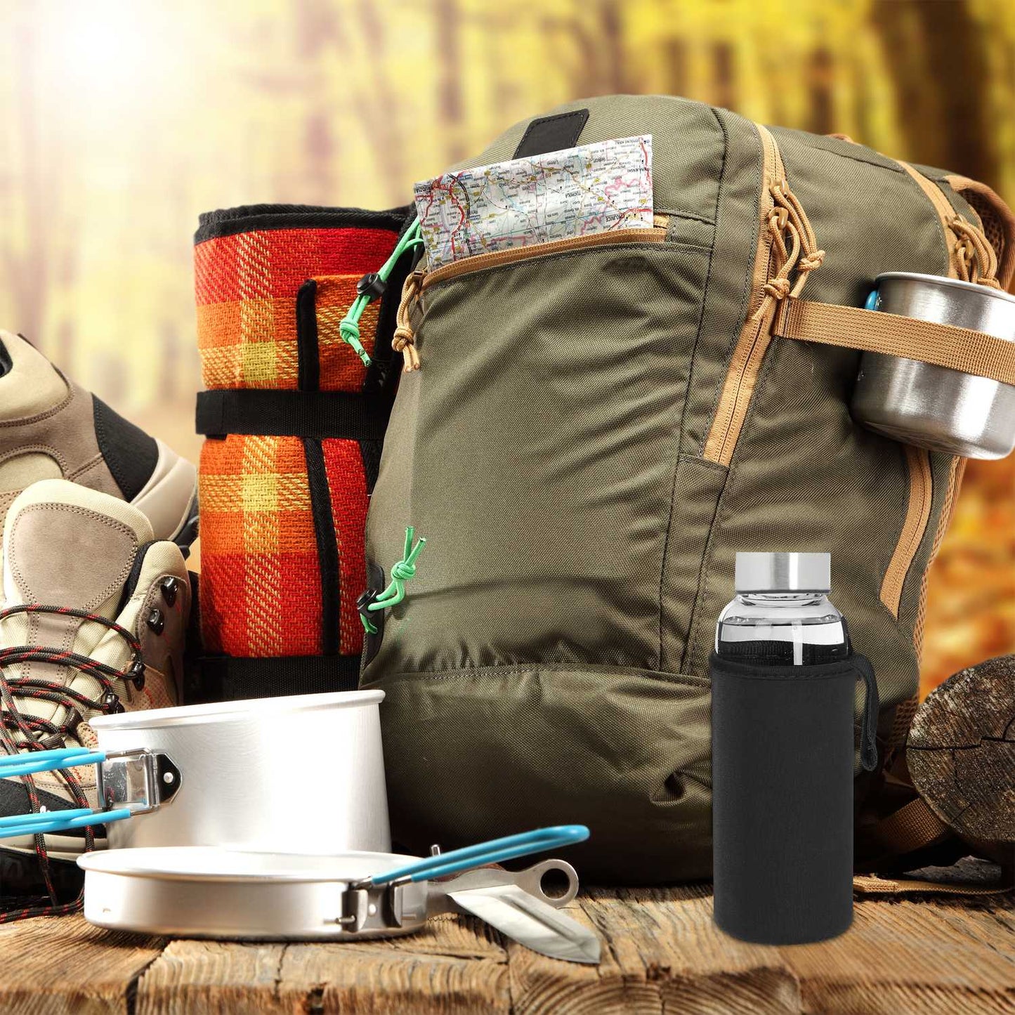 Glass drinking bottle with lid