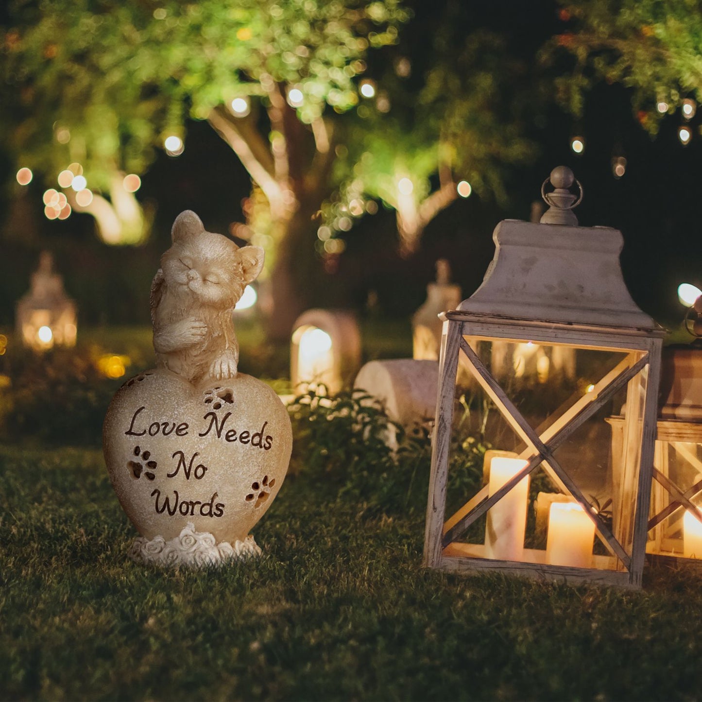 Grave decoration for cat