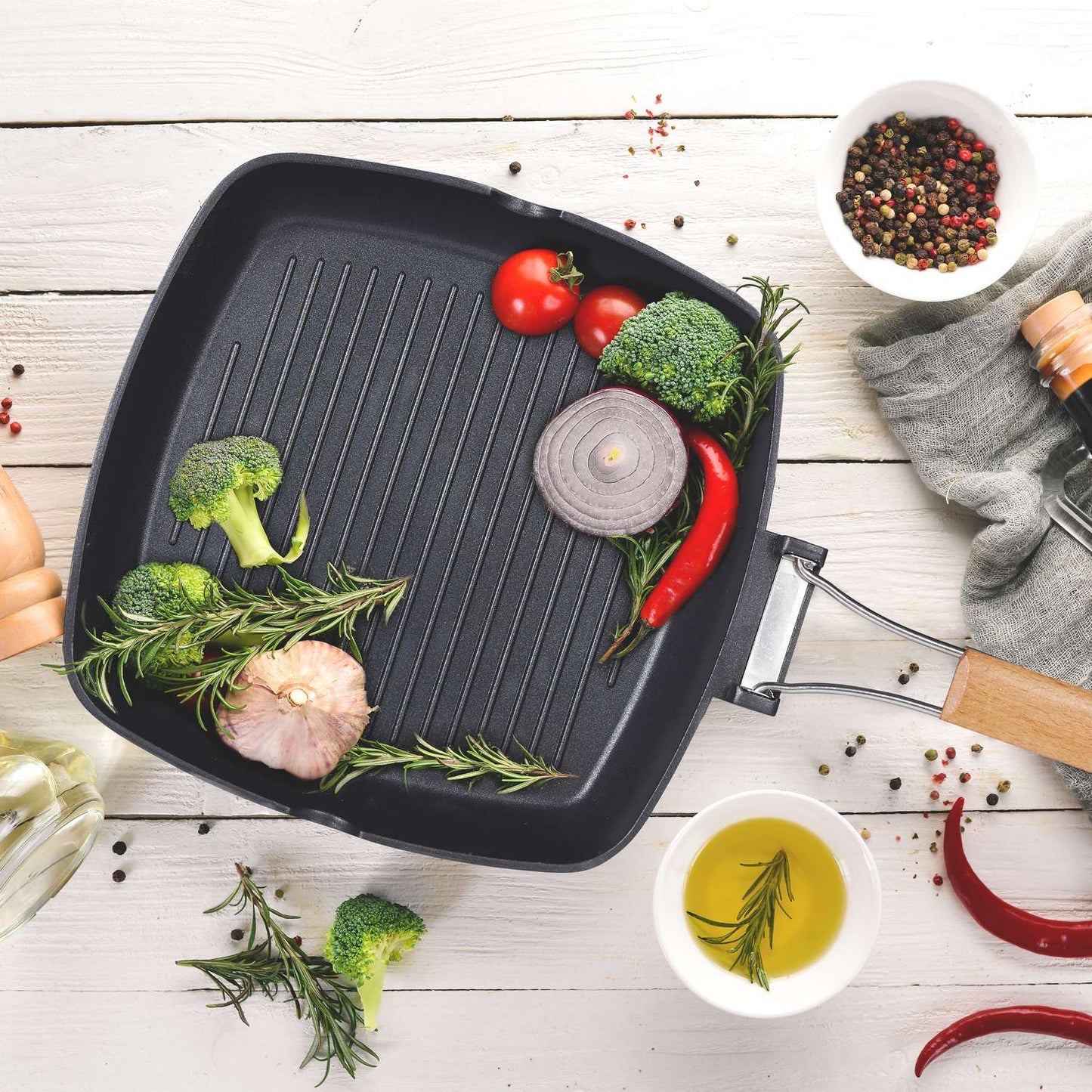 Grill Pan with Folding Handle