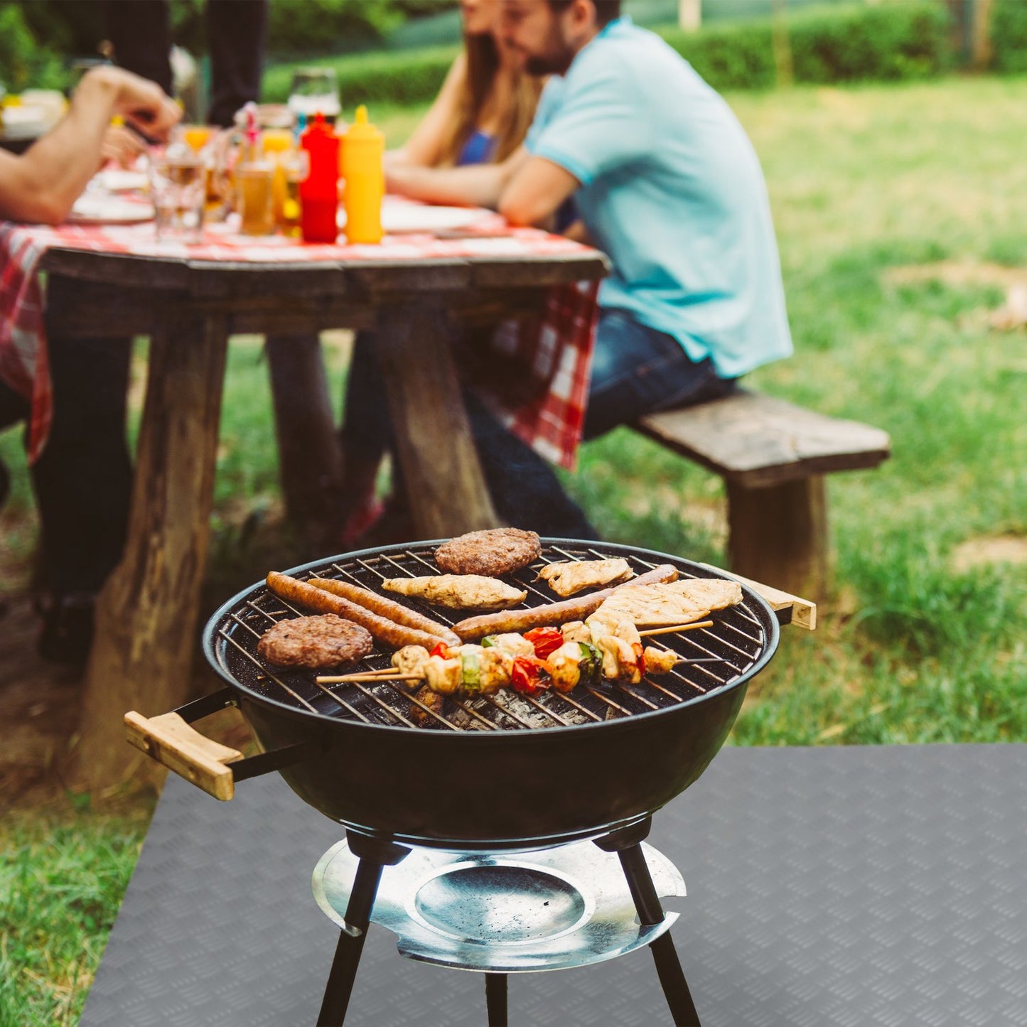 Grill for floor protection mat