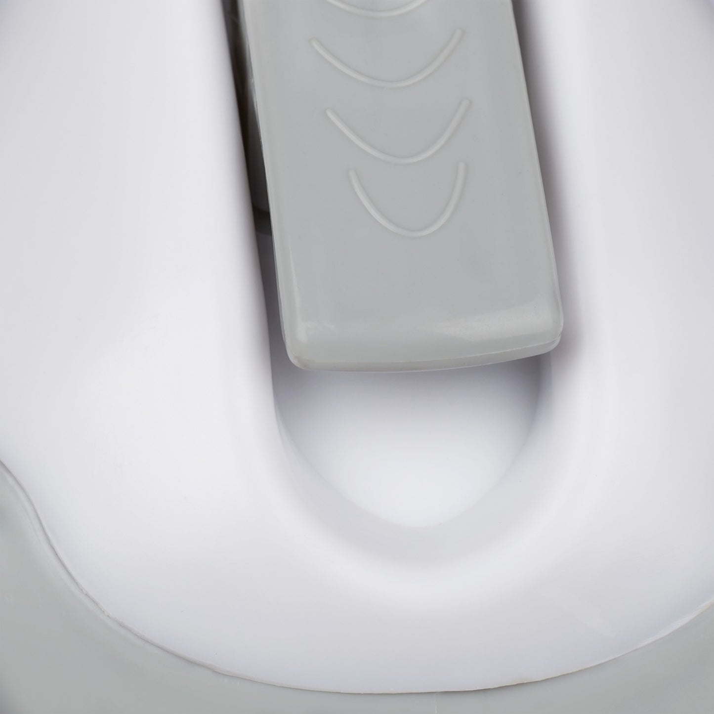 Handle with suction cup